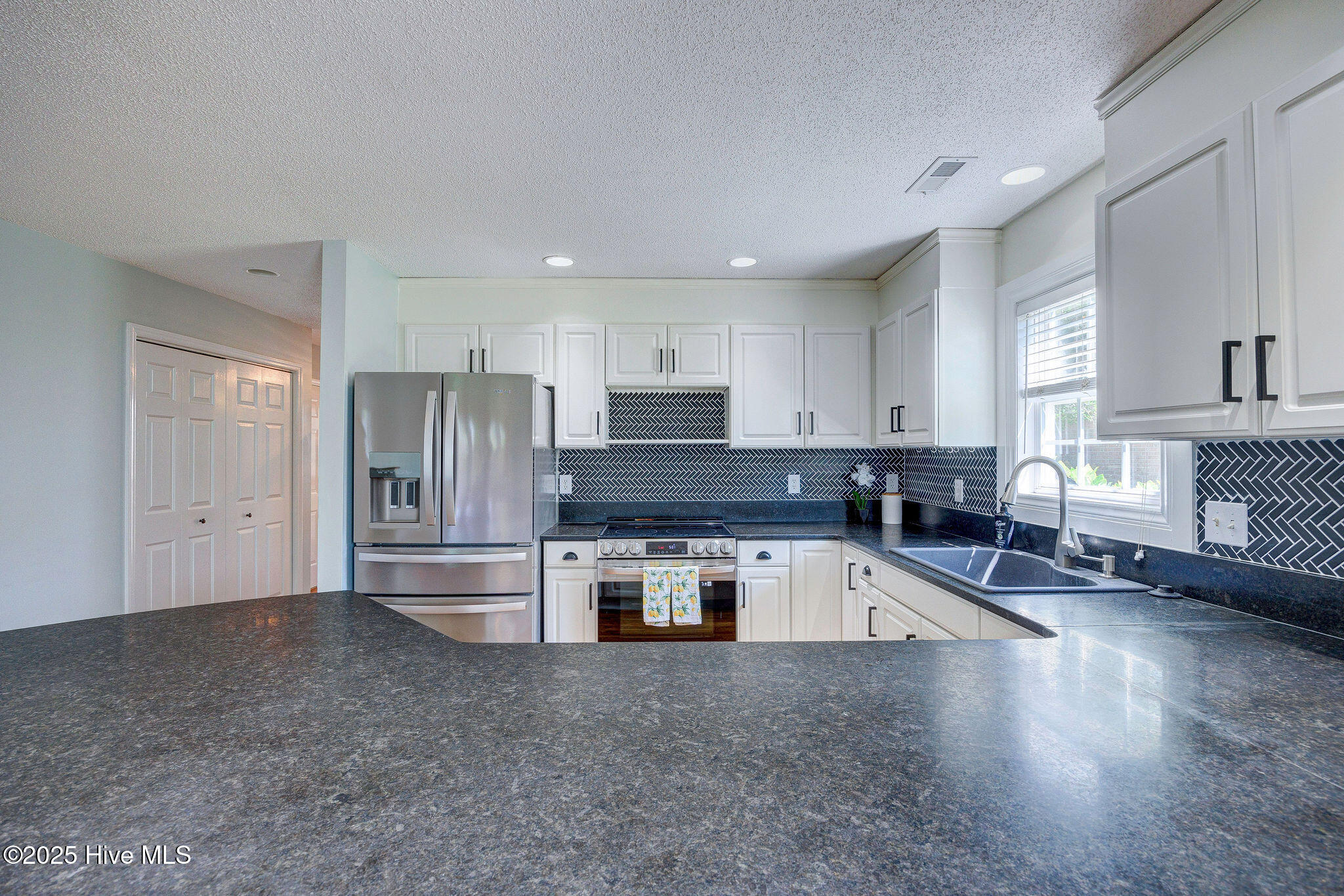 100531584 | Photo 13