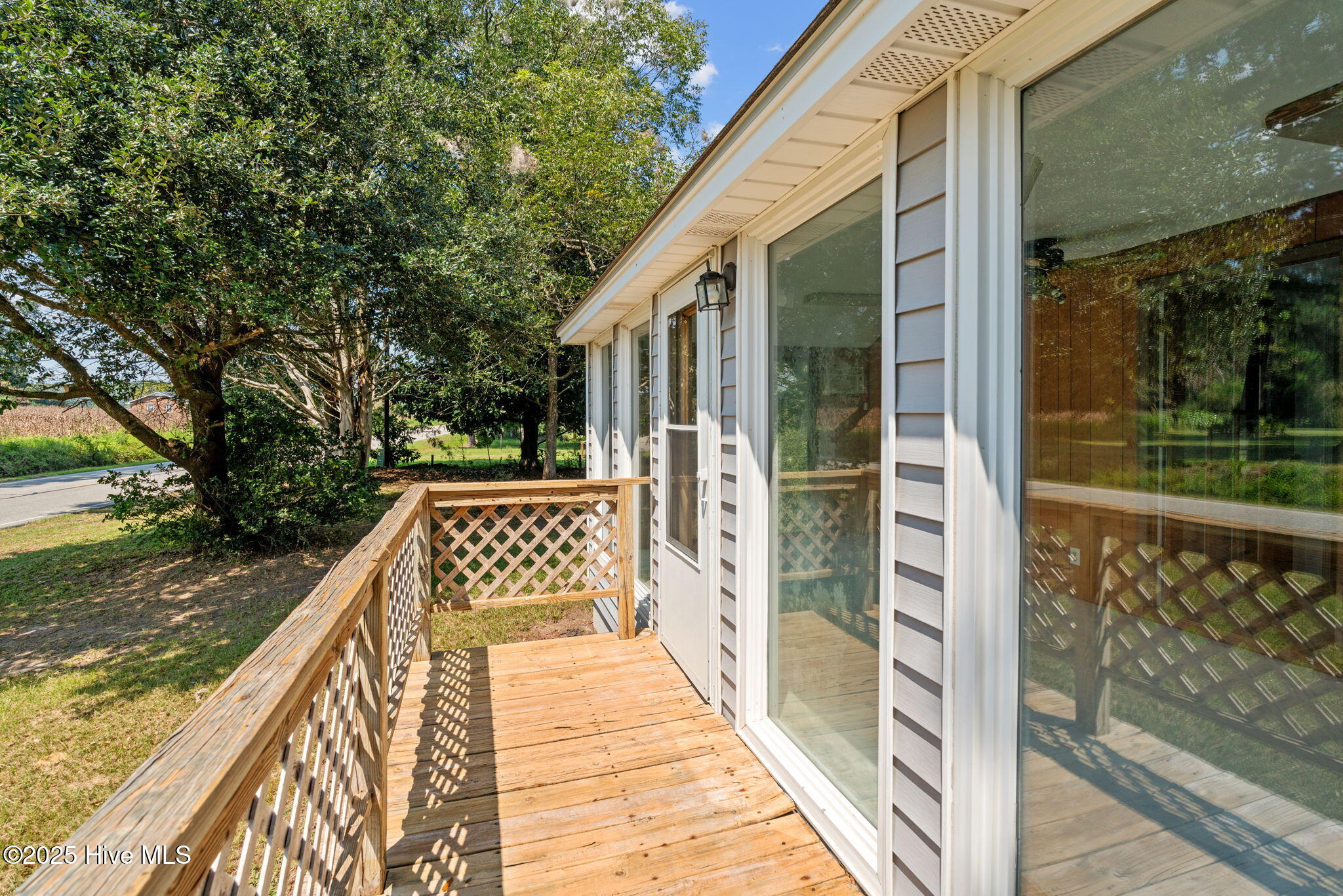 100529357 | Photo 25