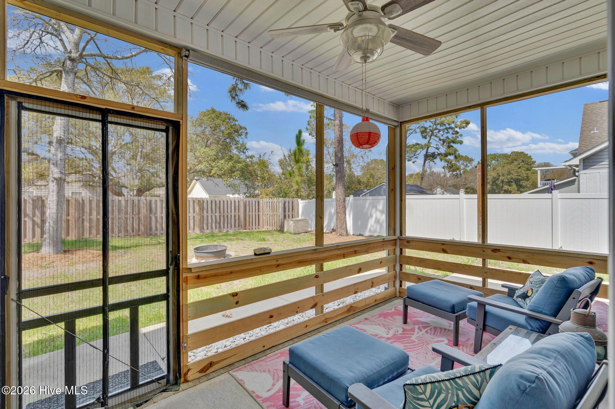 100564168 | Photo 23