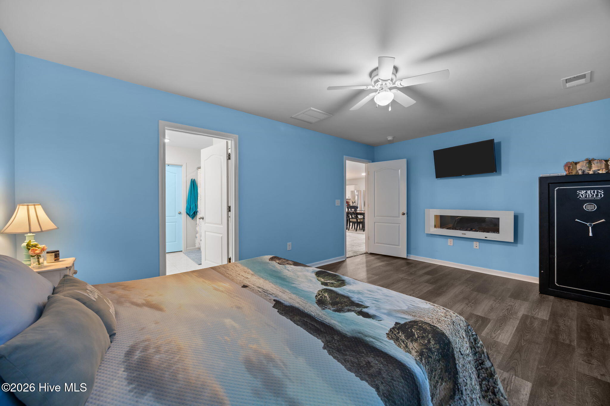 100551774 | Photo 23