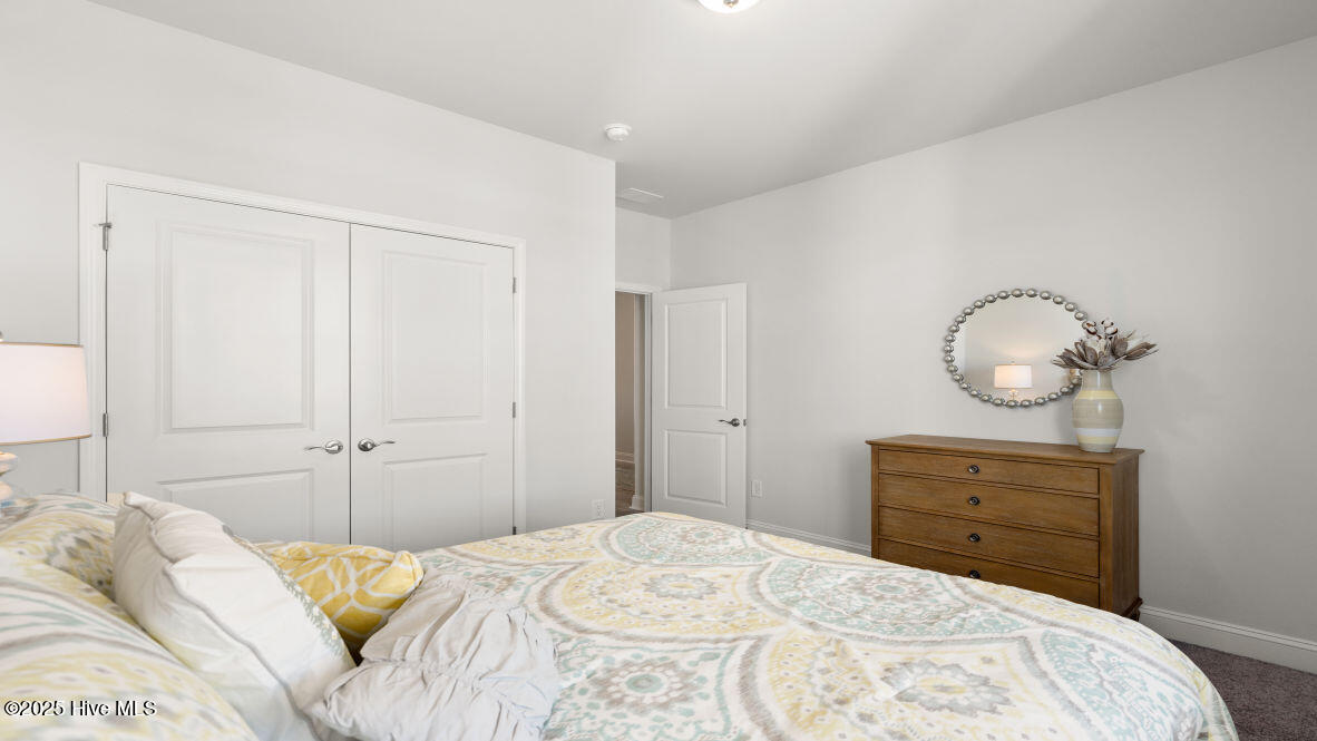 100547990 | Photo 23