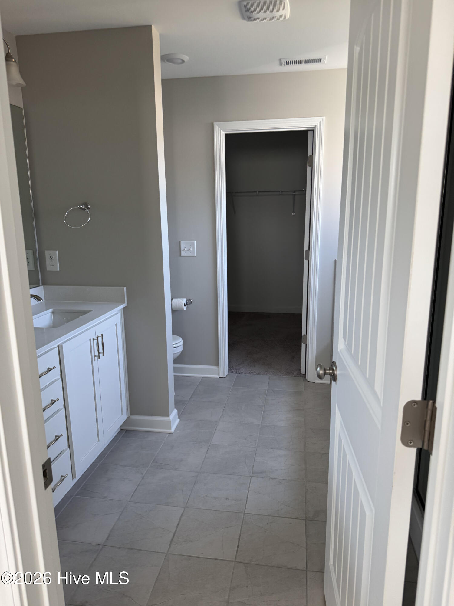 100561884 | Photo 48