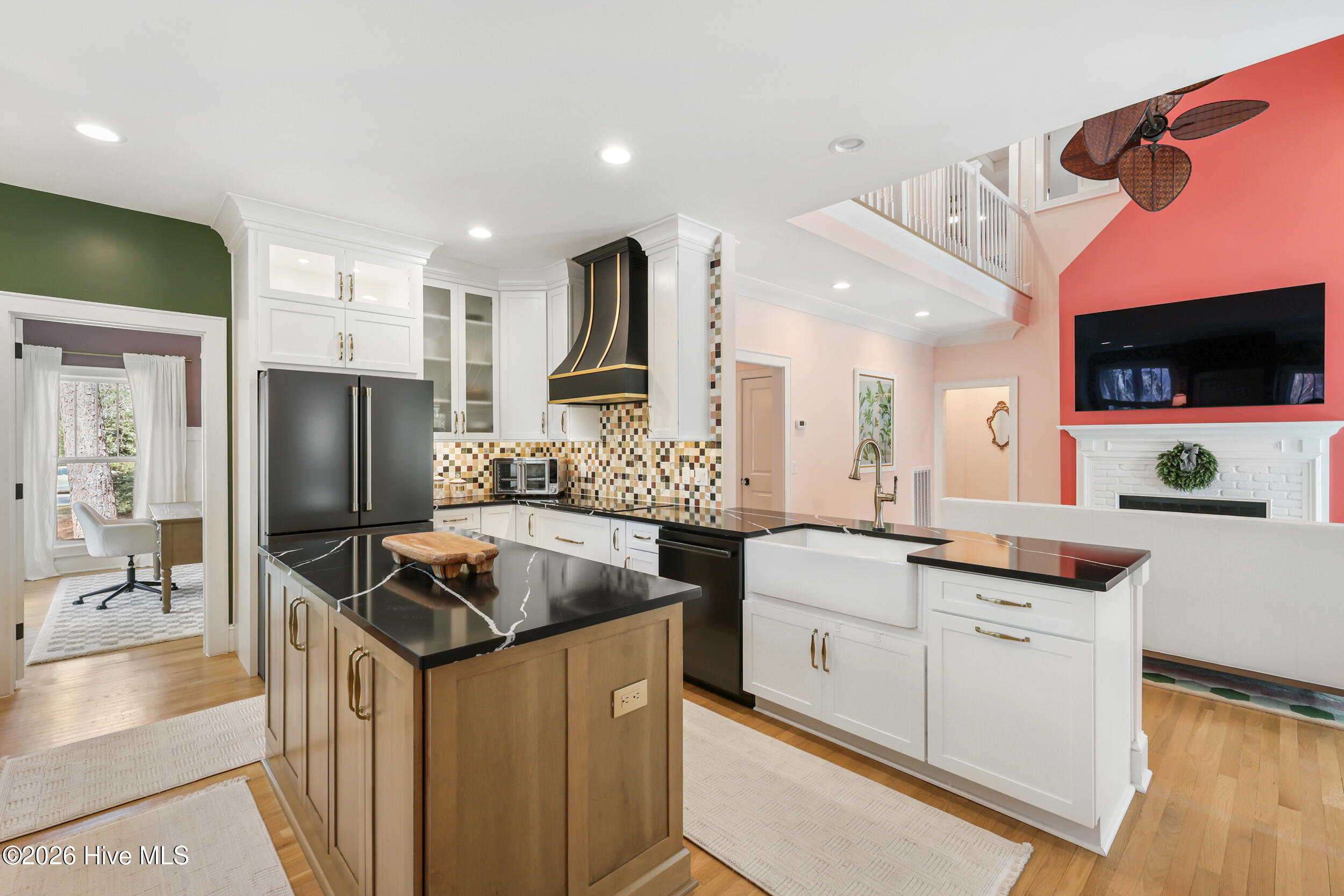 100562808 | Photo 16