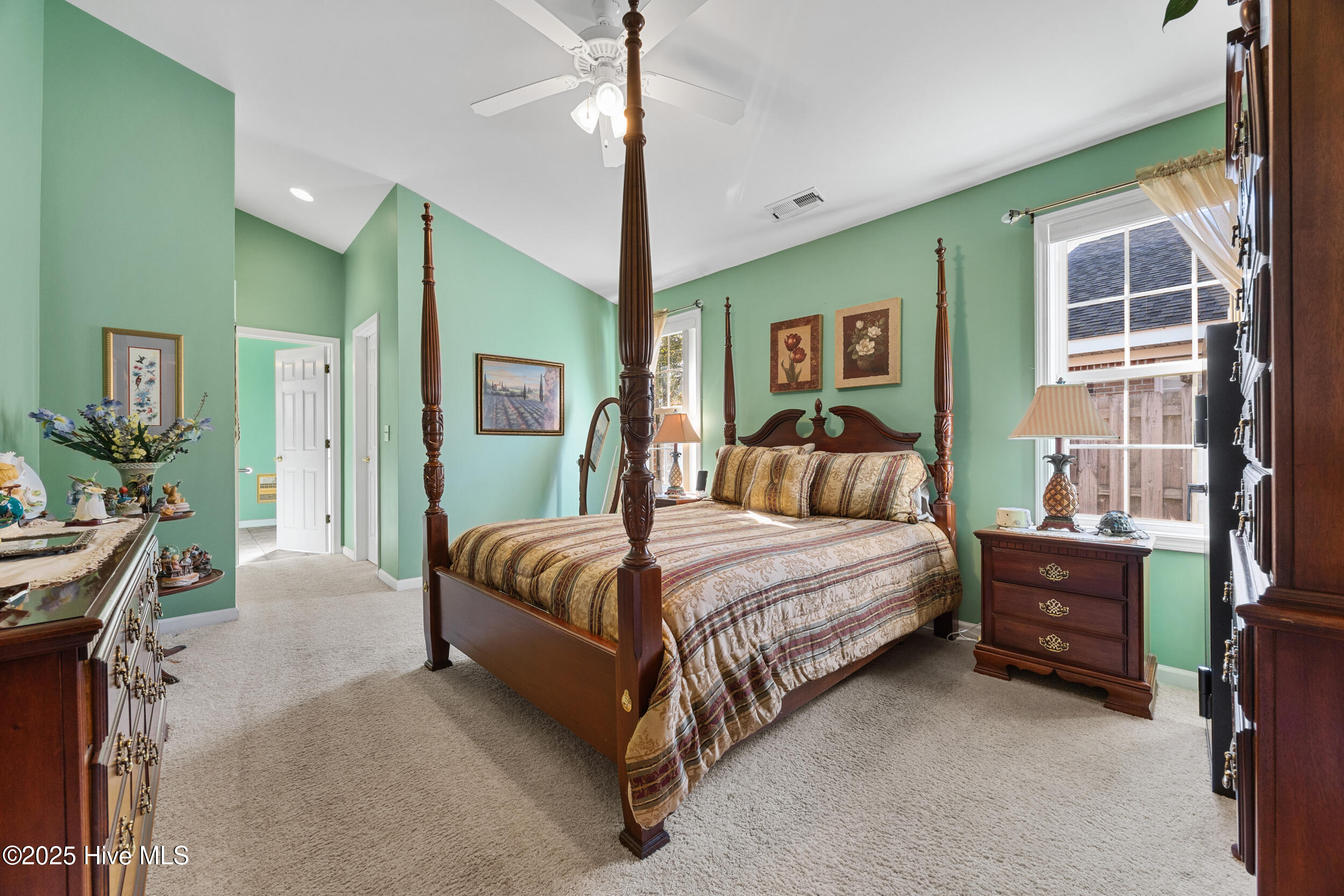 100541714 | Photo 16