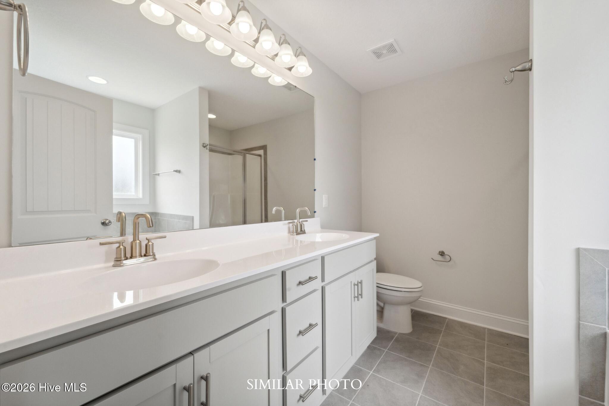 100561263 | Photo 19