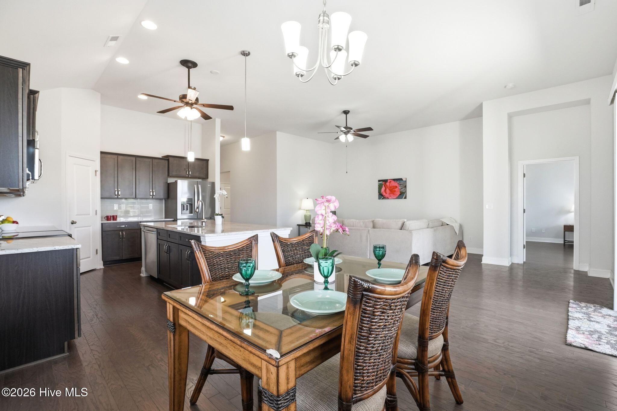 100560462 | Photo 21