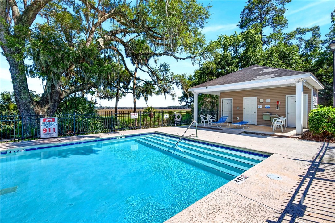 Community Pool/Clubhouse