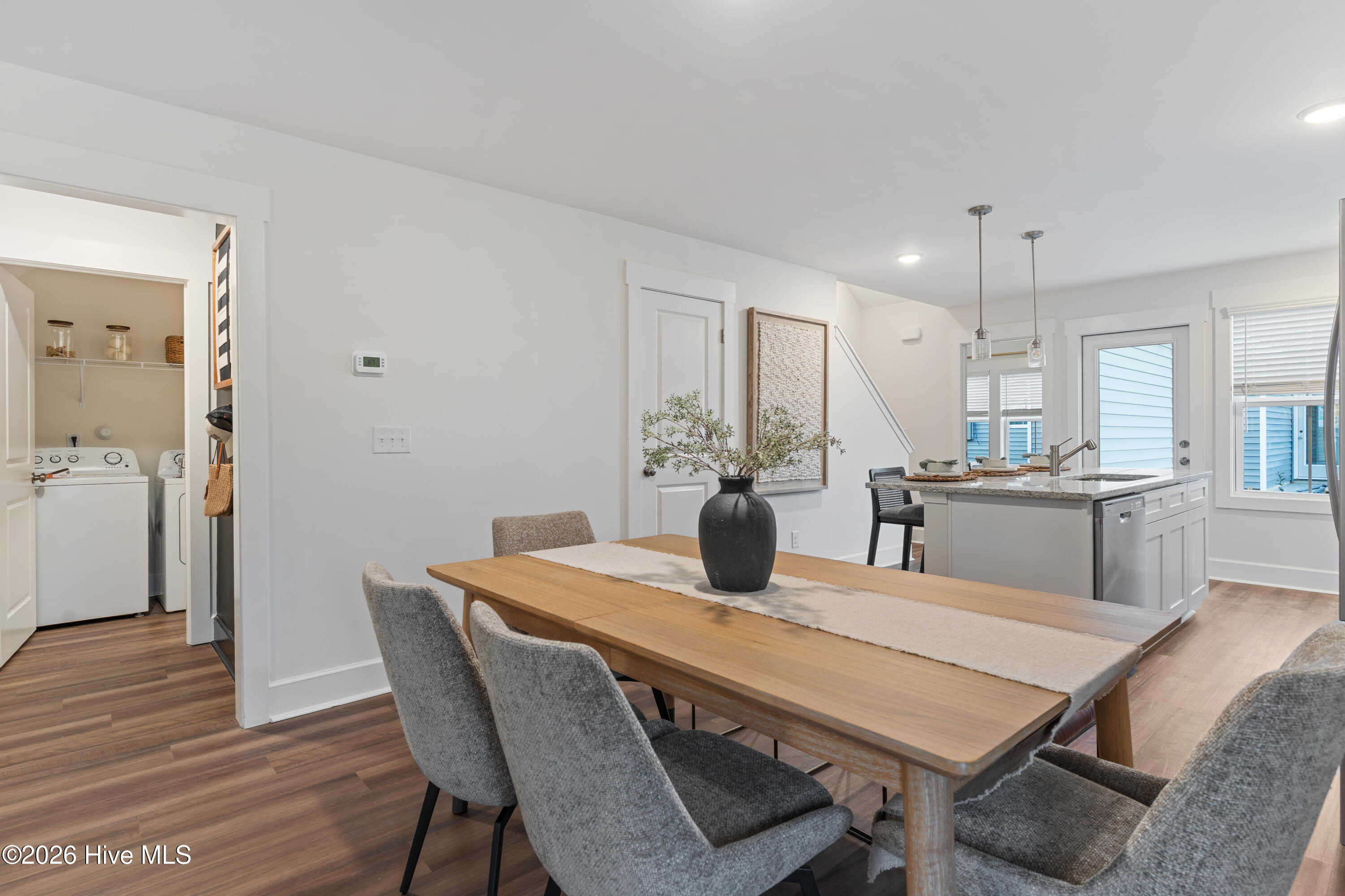 100541406 | Photo 15