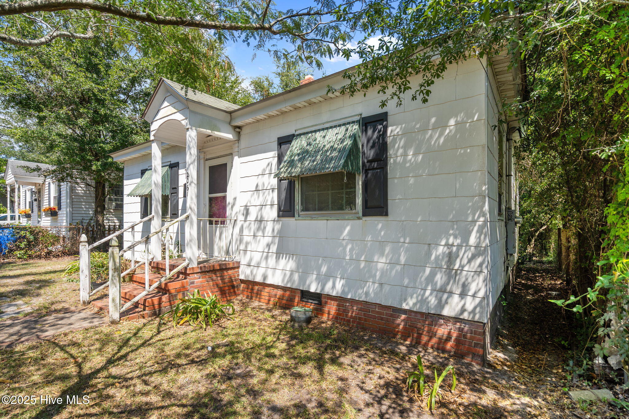 2061 Burnett Boulevard, Wilmington, NC 28401 – photo 7: 7-web-or-mls-DSC06495