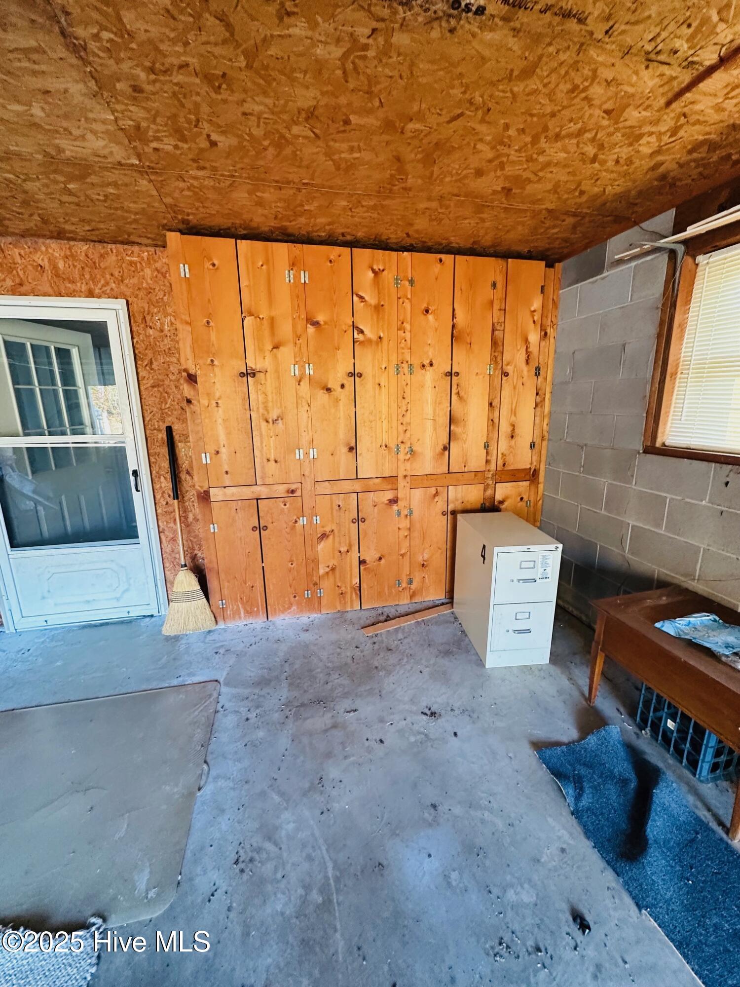 100542135 | Photo 24