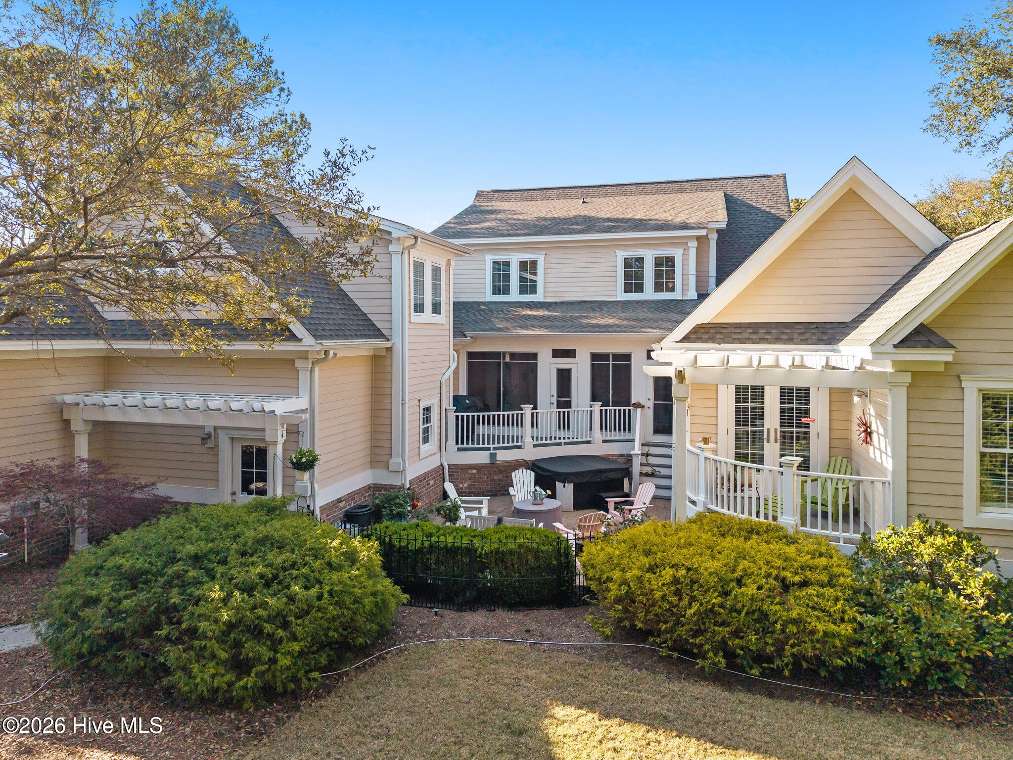 100563336 | Photo 50