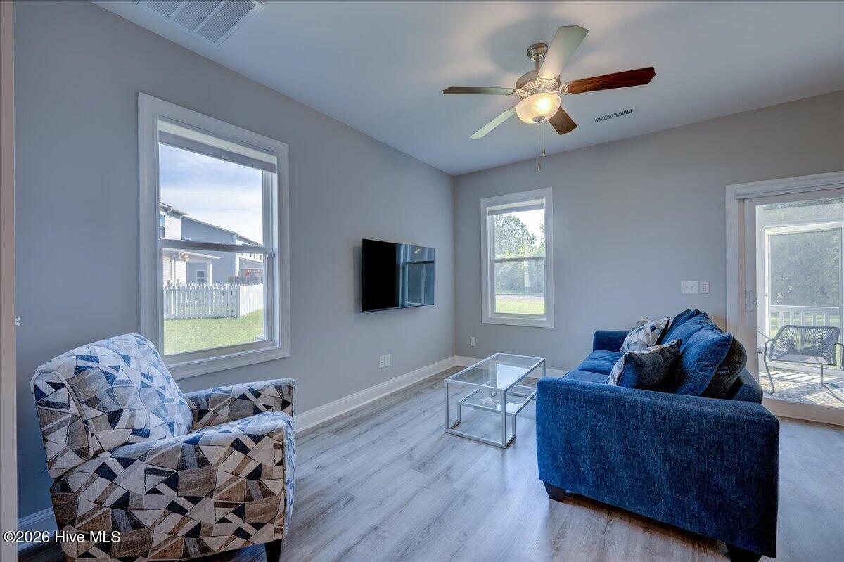 100567041 | Photo 10