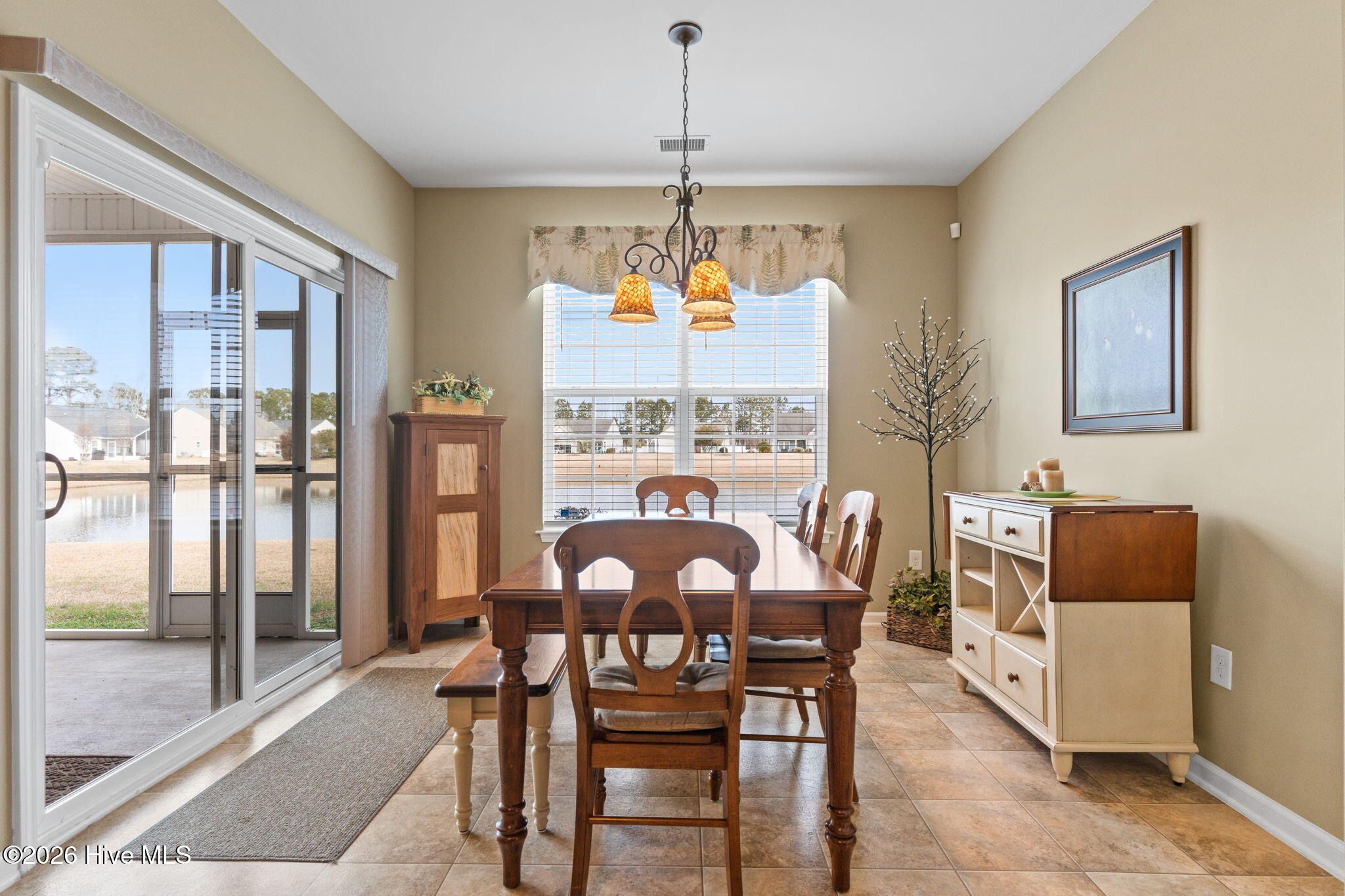 100553647 | Photo 17