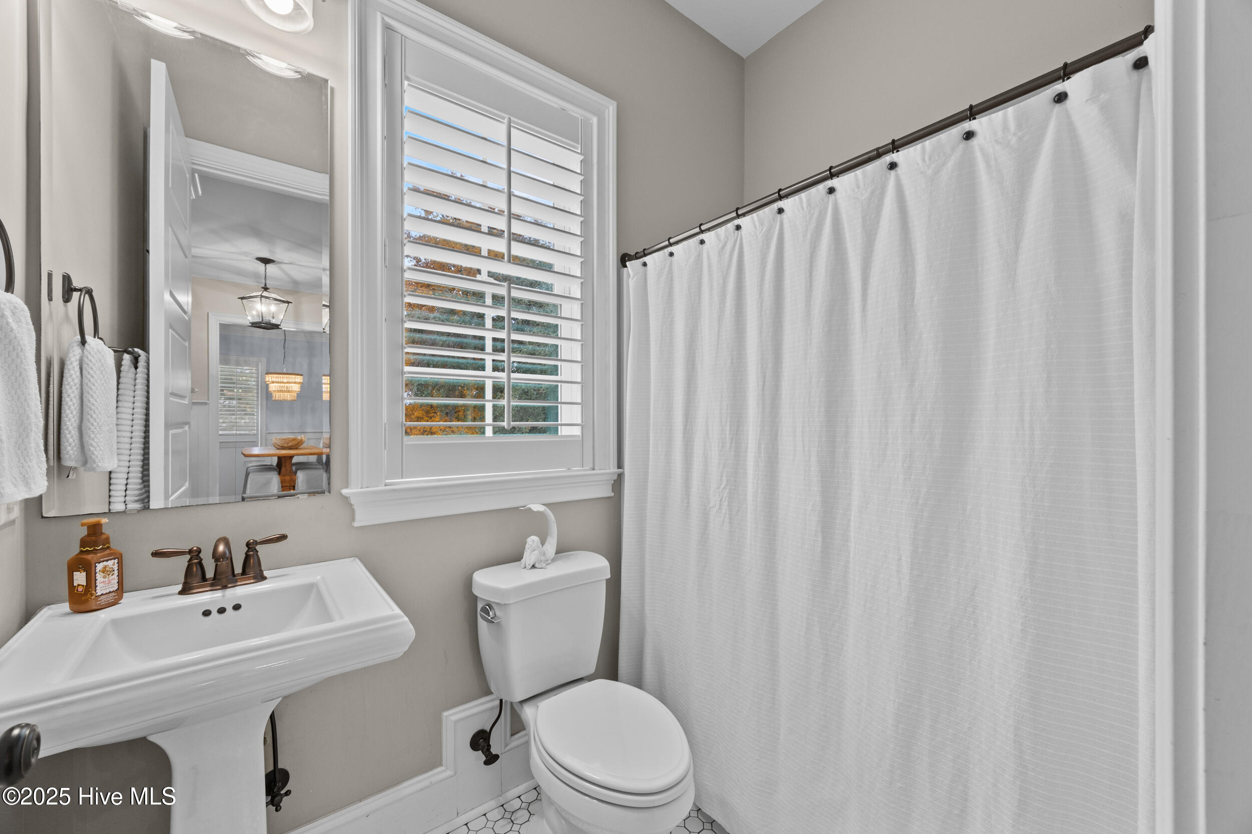 100543217 | Photo 21