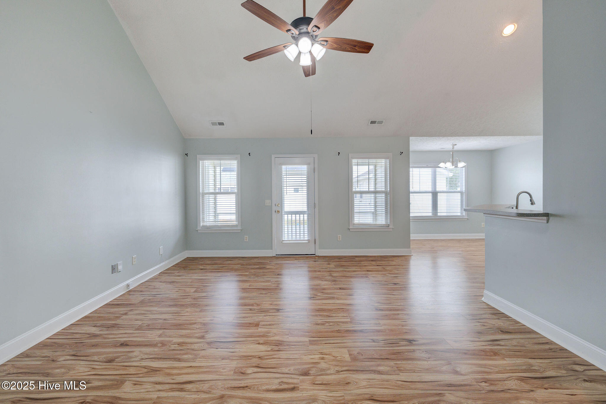 719StVincentDrive-18