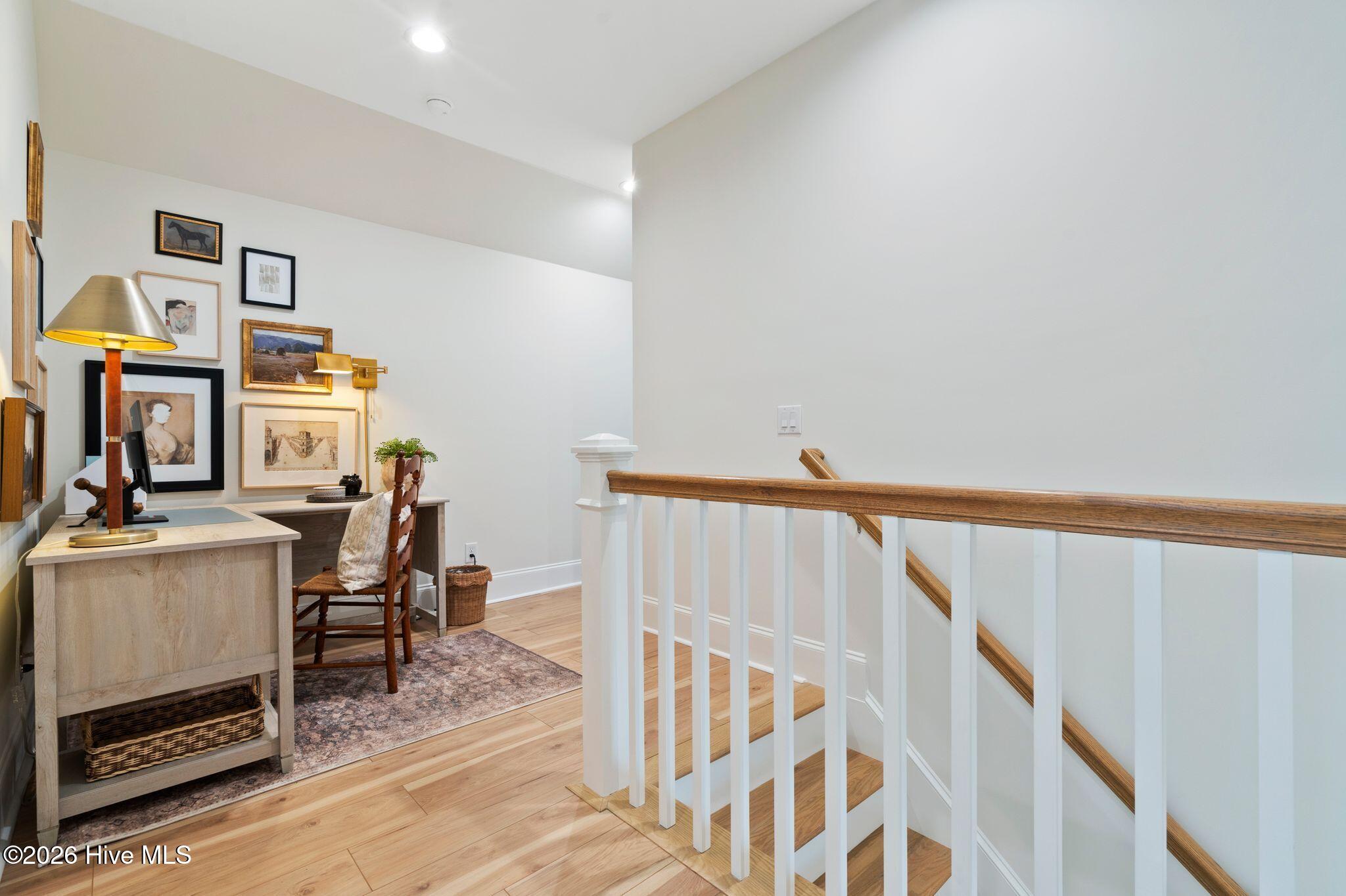 100551668 | Photo 55