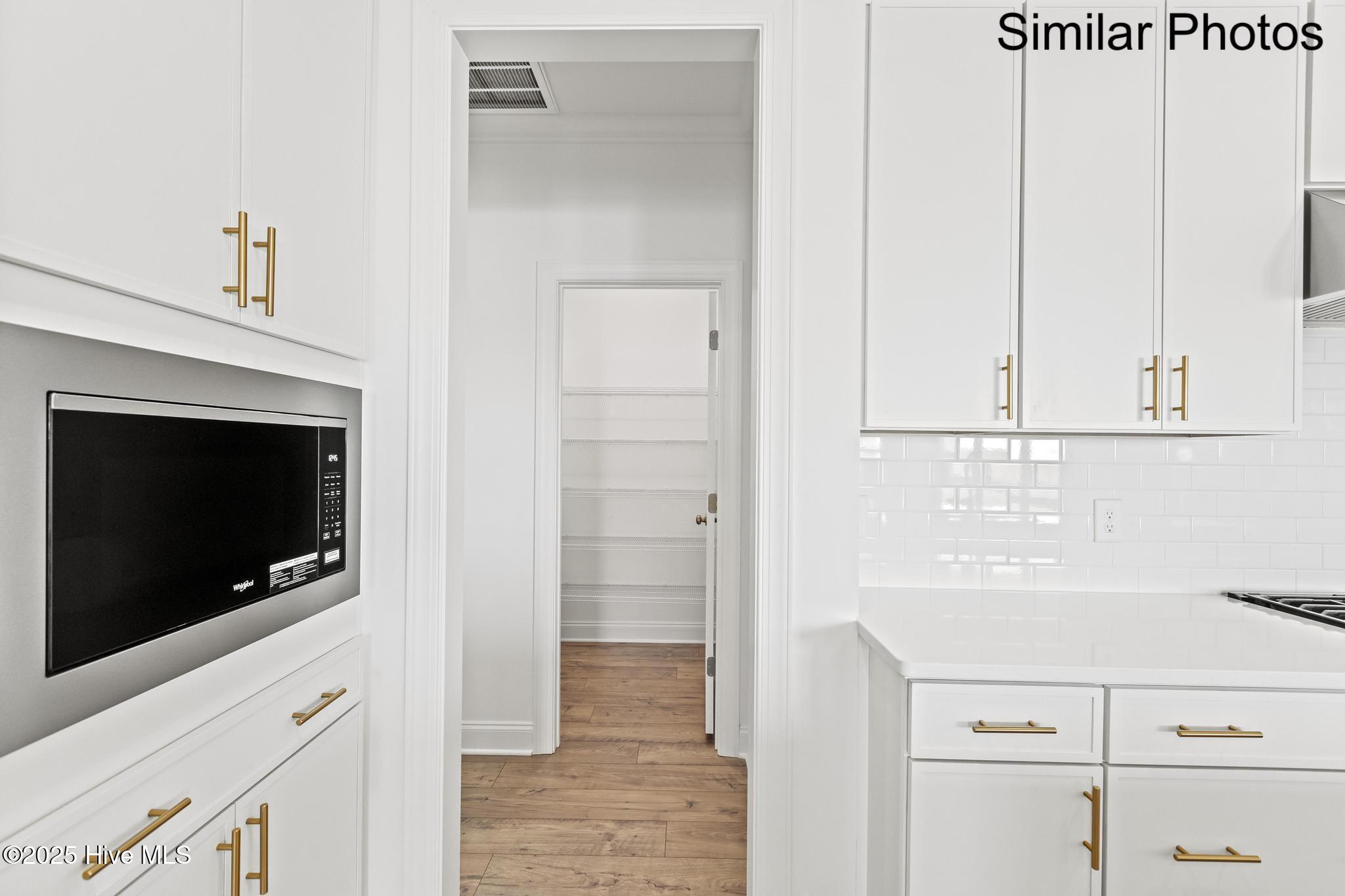 100530024 | Photo 29