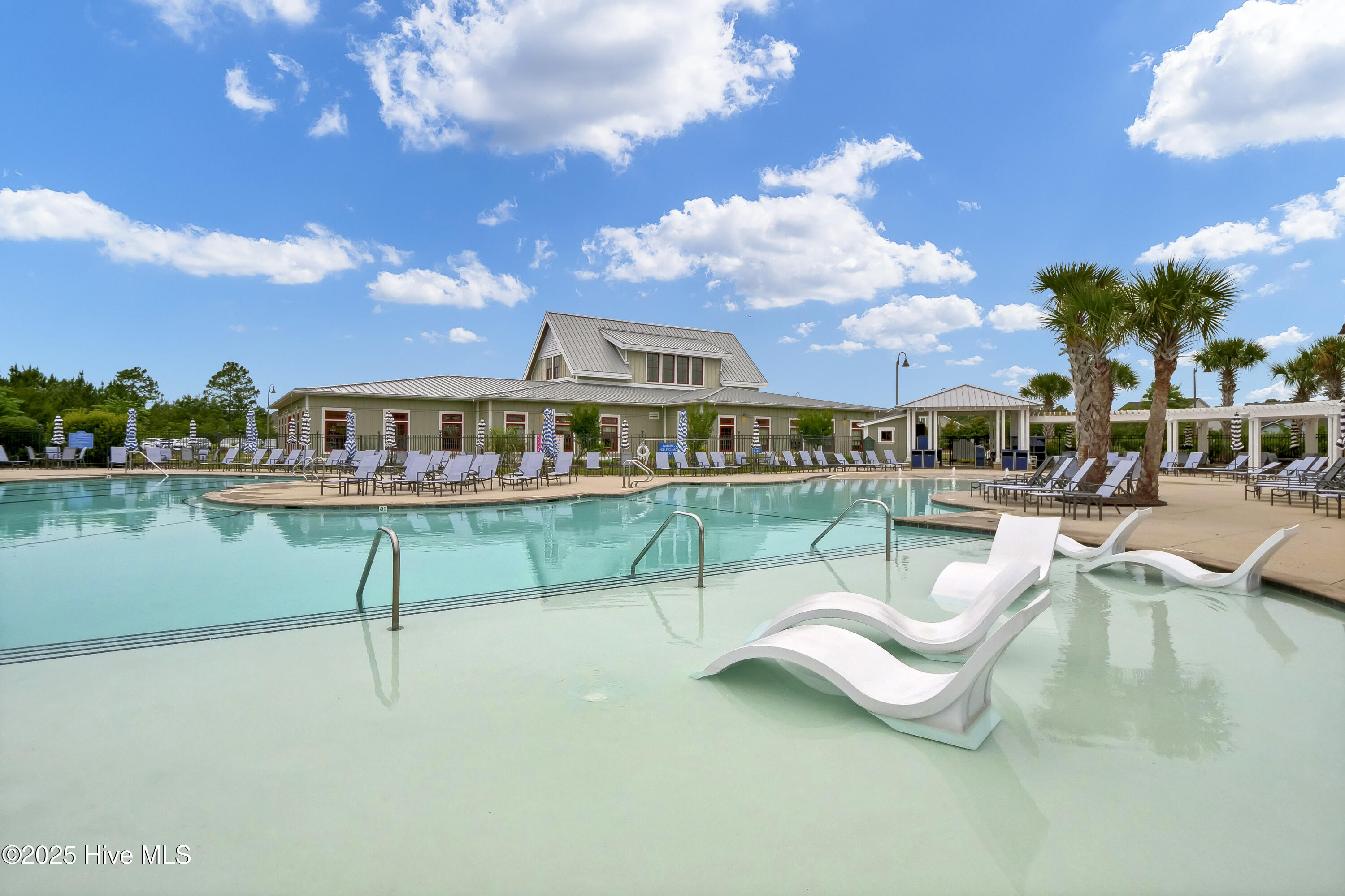 100511674 | Photo 54