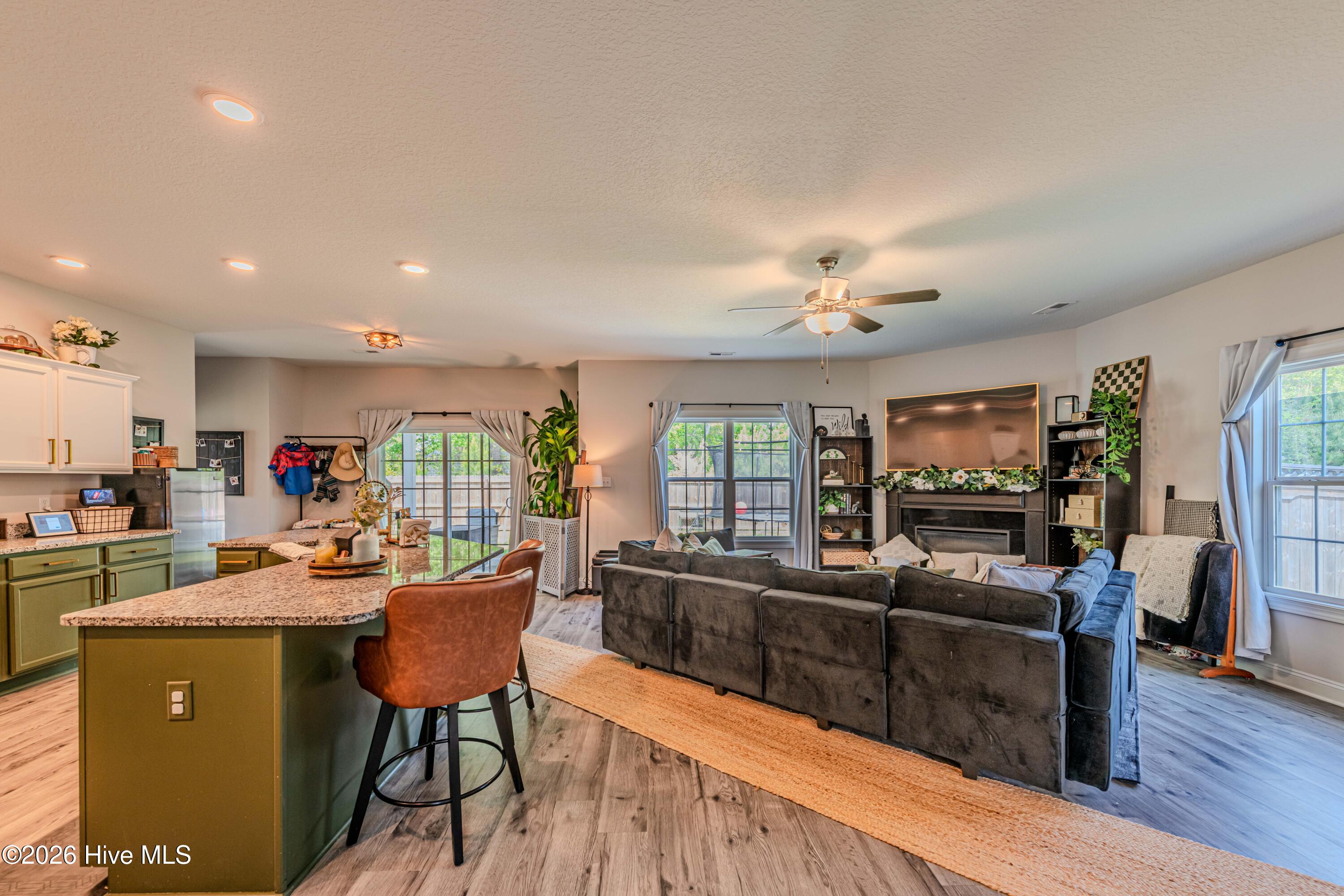 100570010 | Photo 15