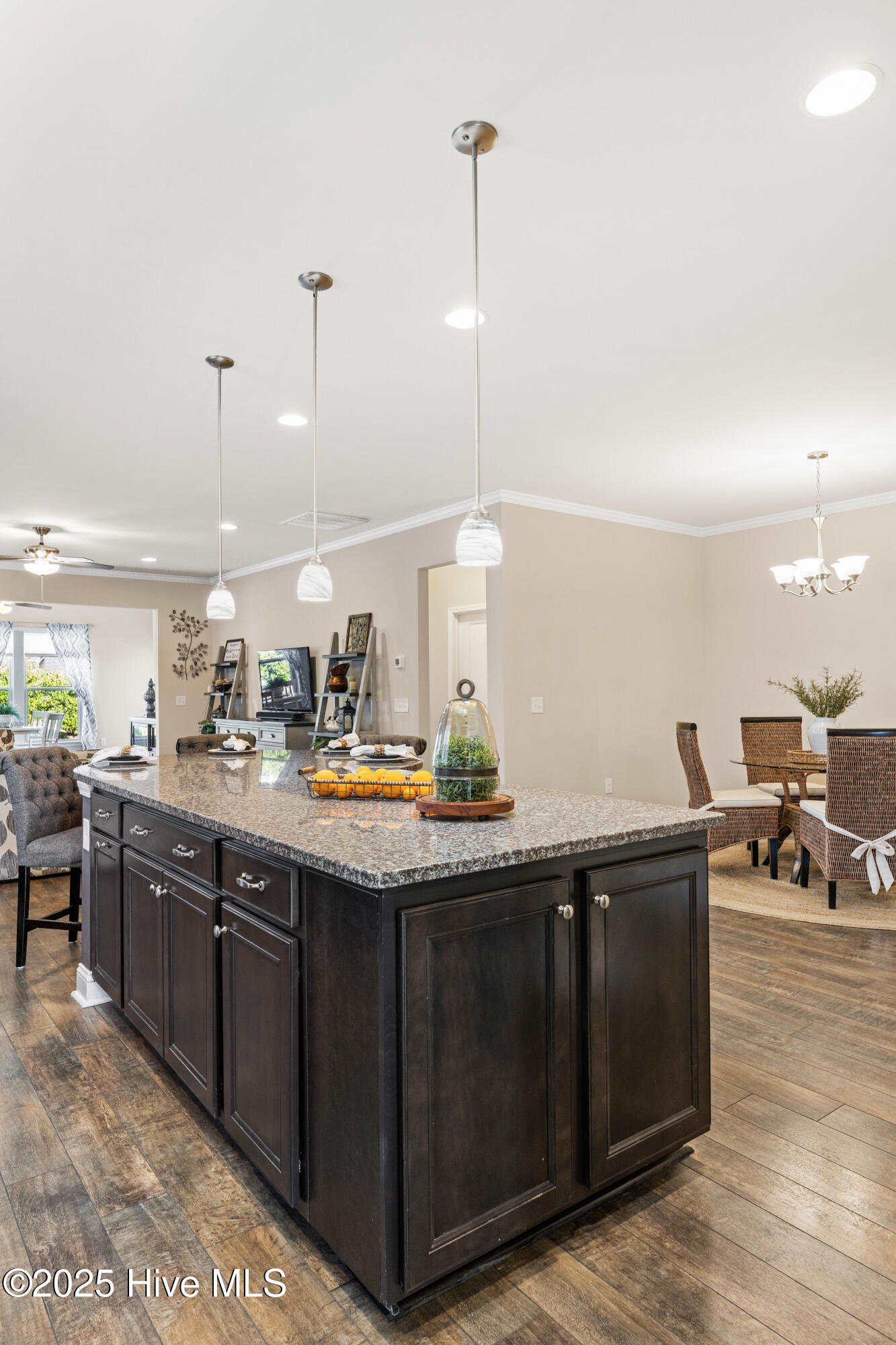 100476655 | Photo 12