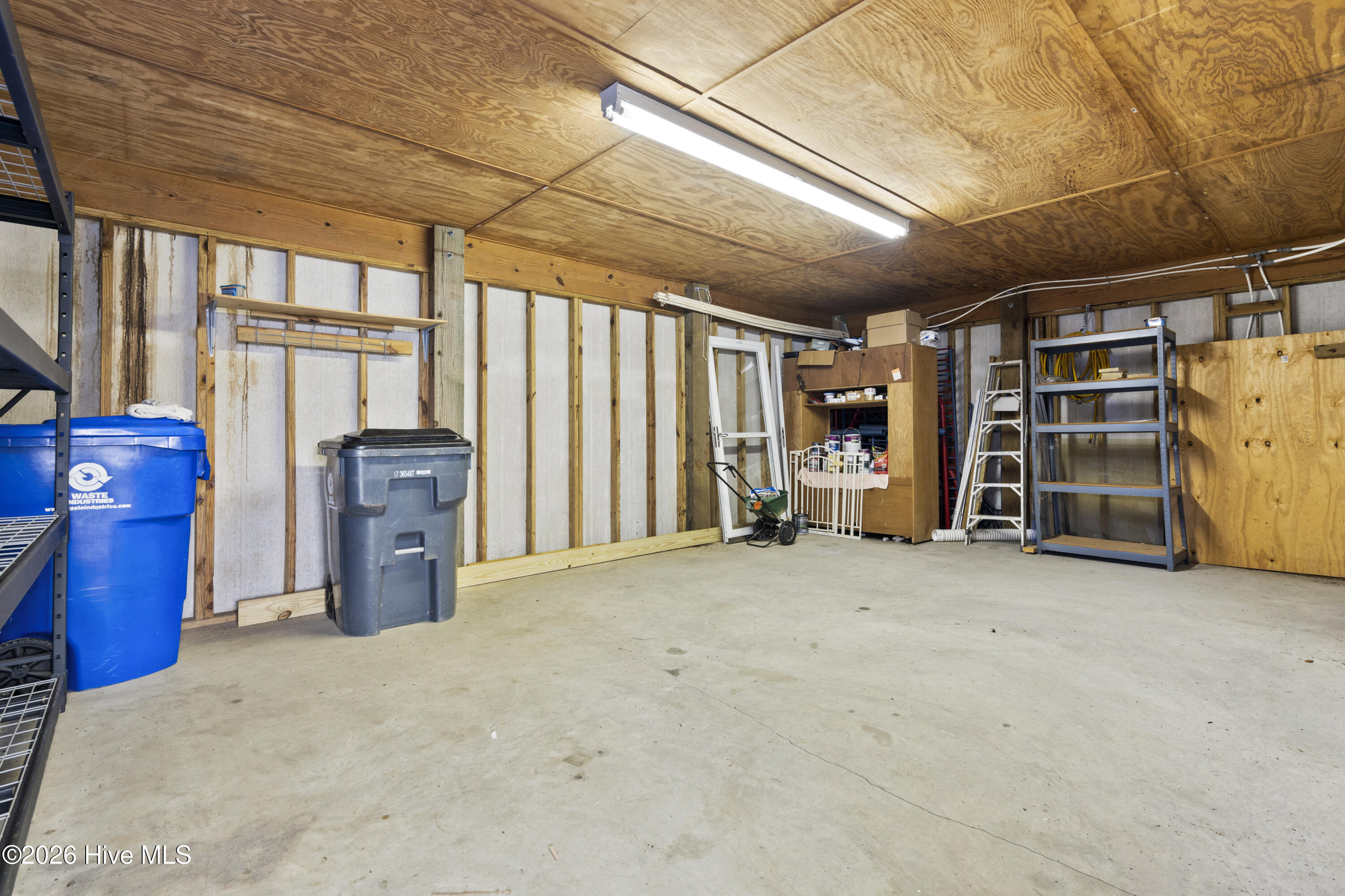 100554105 | Photo 28