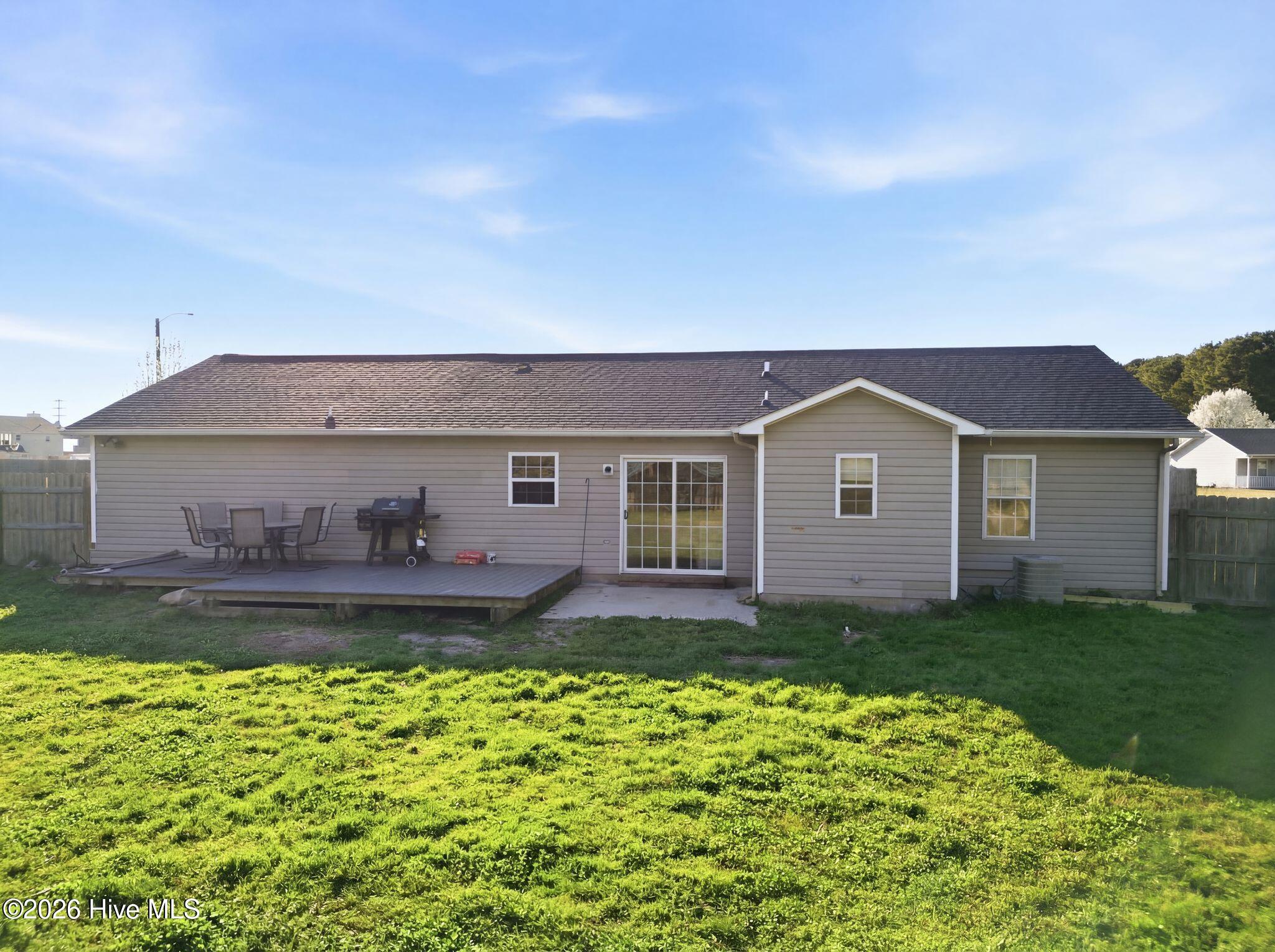 100561661 | Photo 32