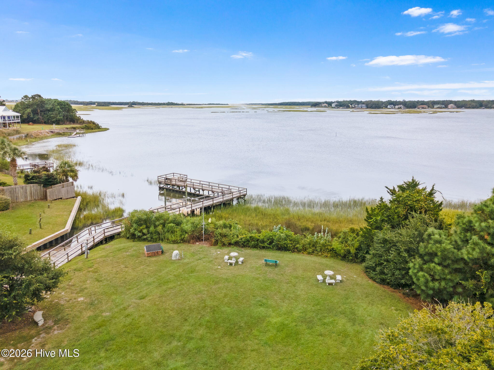 100558915 | Photo 22