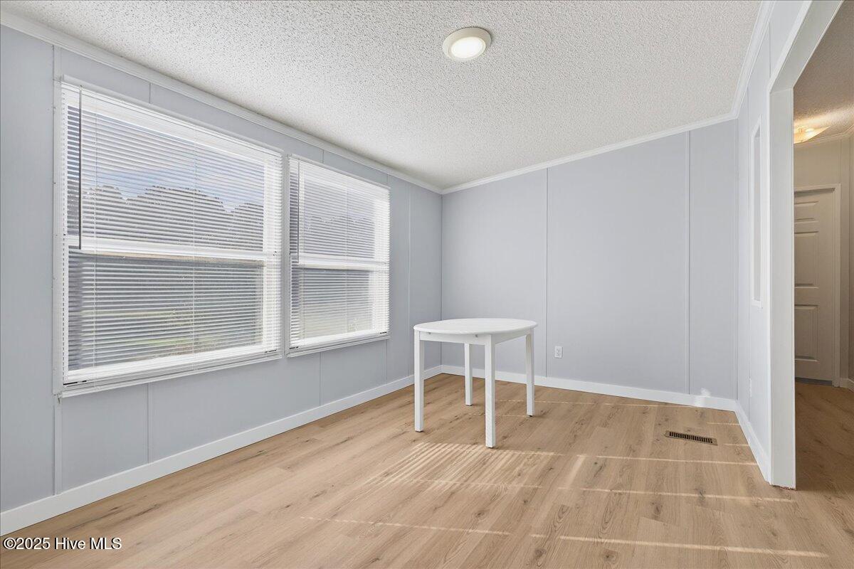 100543230 | Photo 10