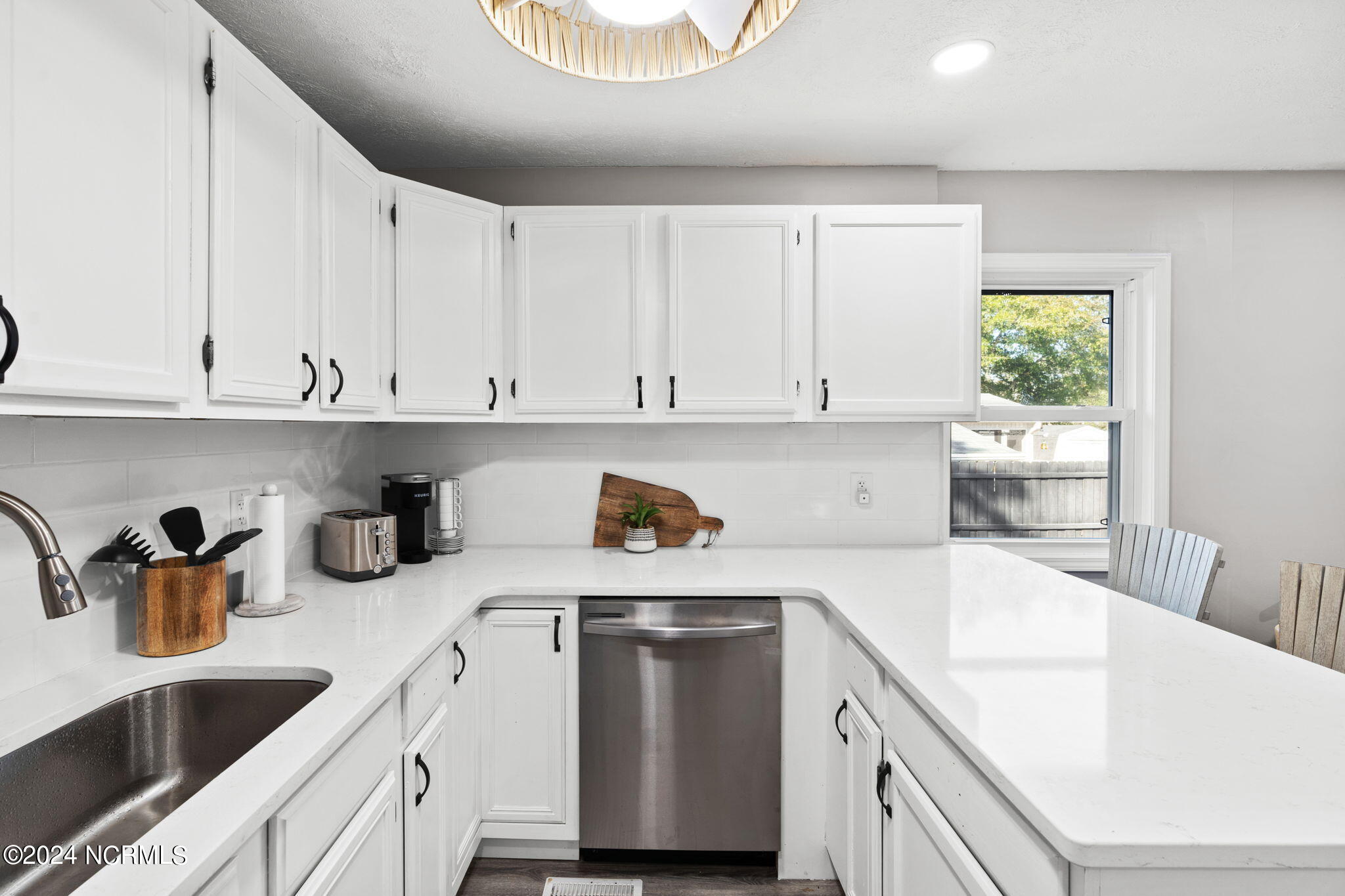 100566764 | Photo 11