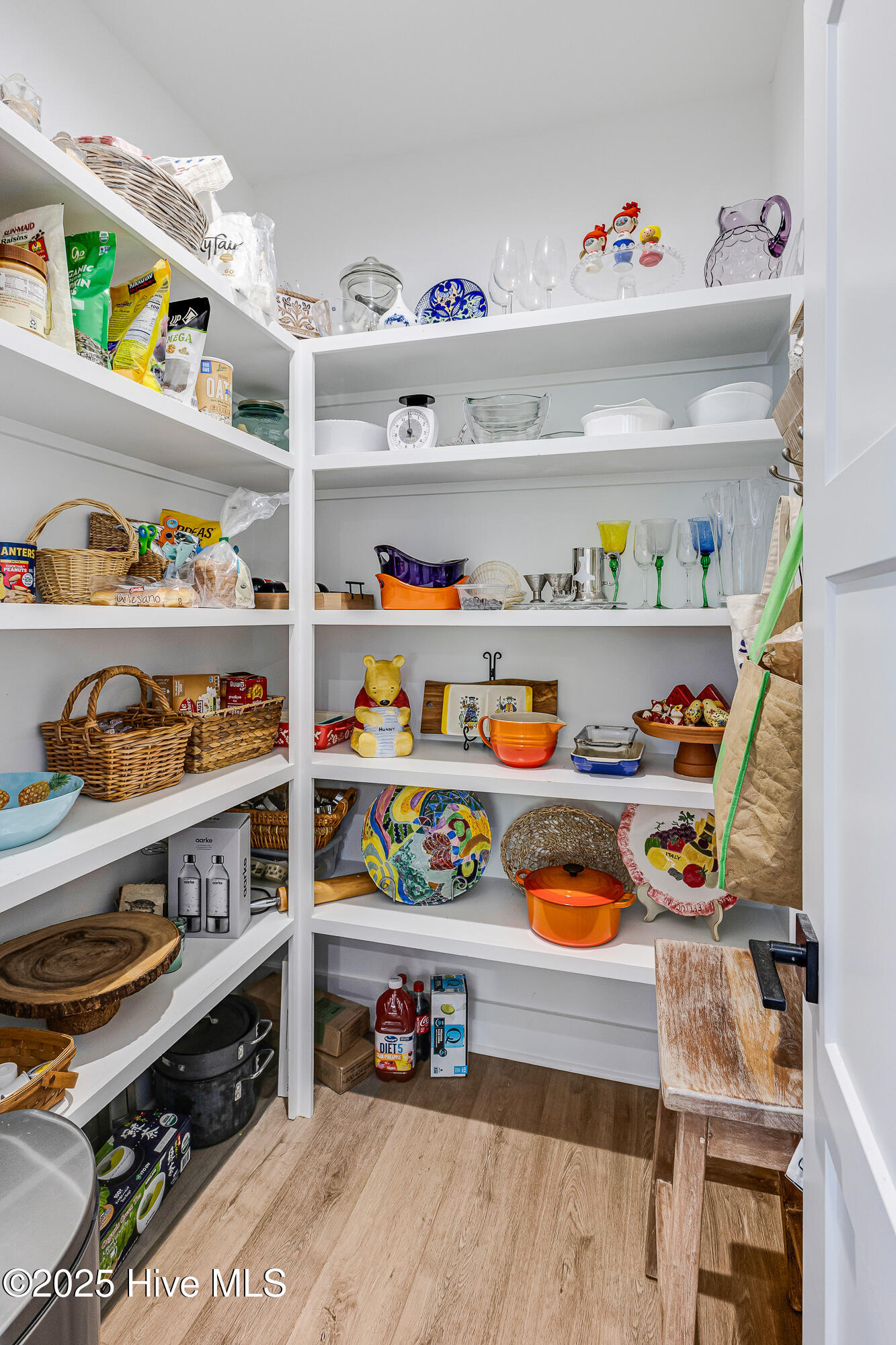 100533188 | Photo 14