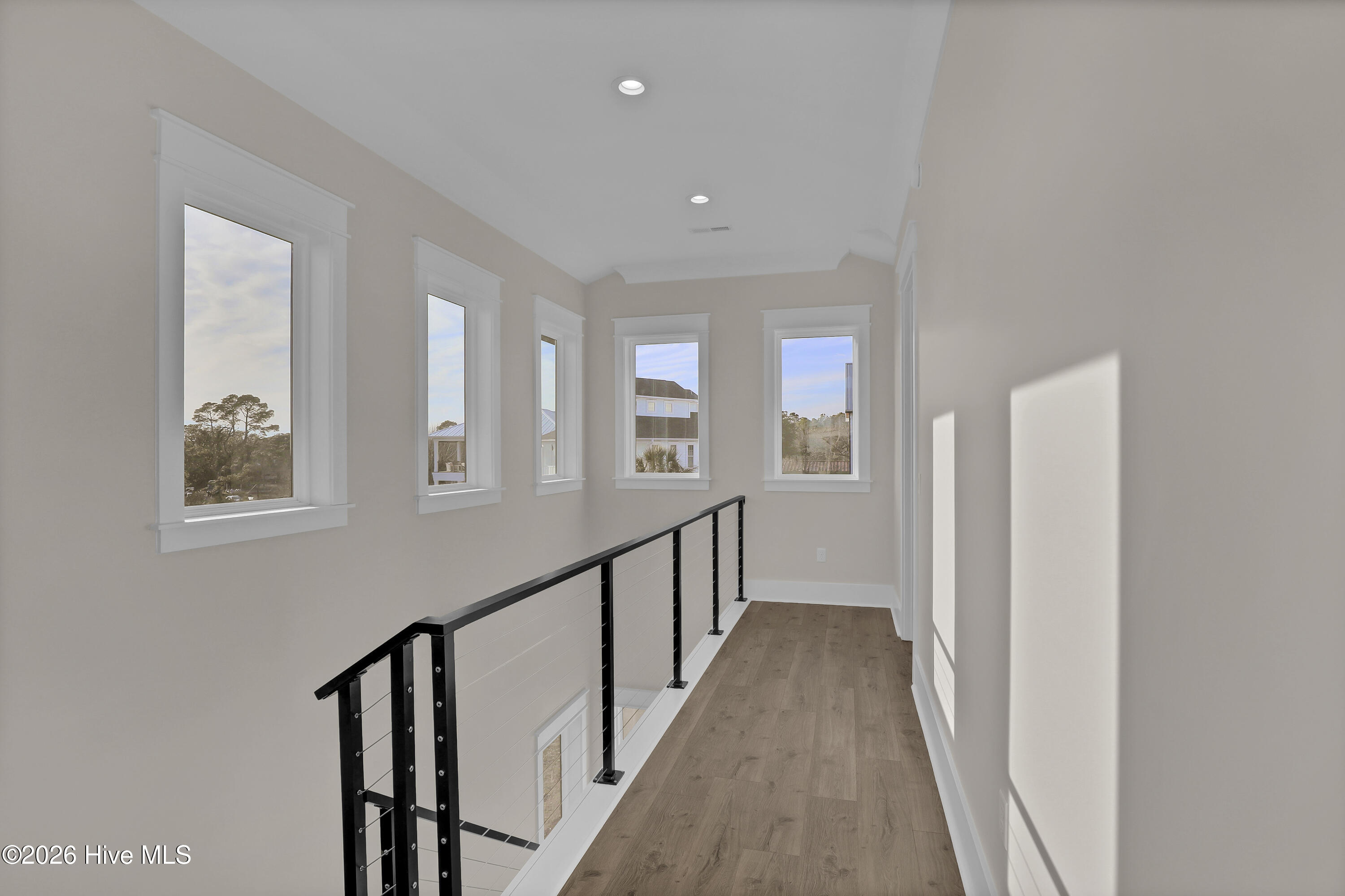 100556414 | Photo 26