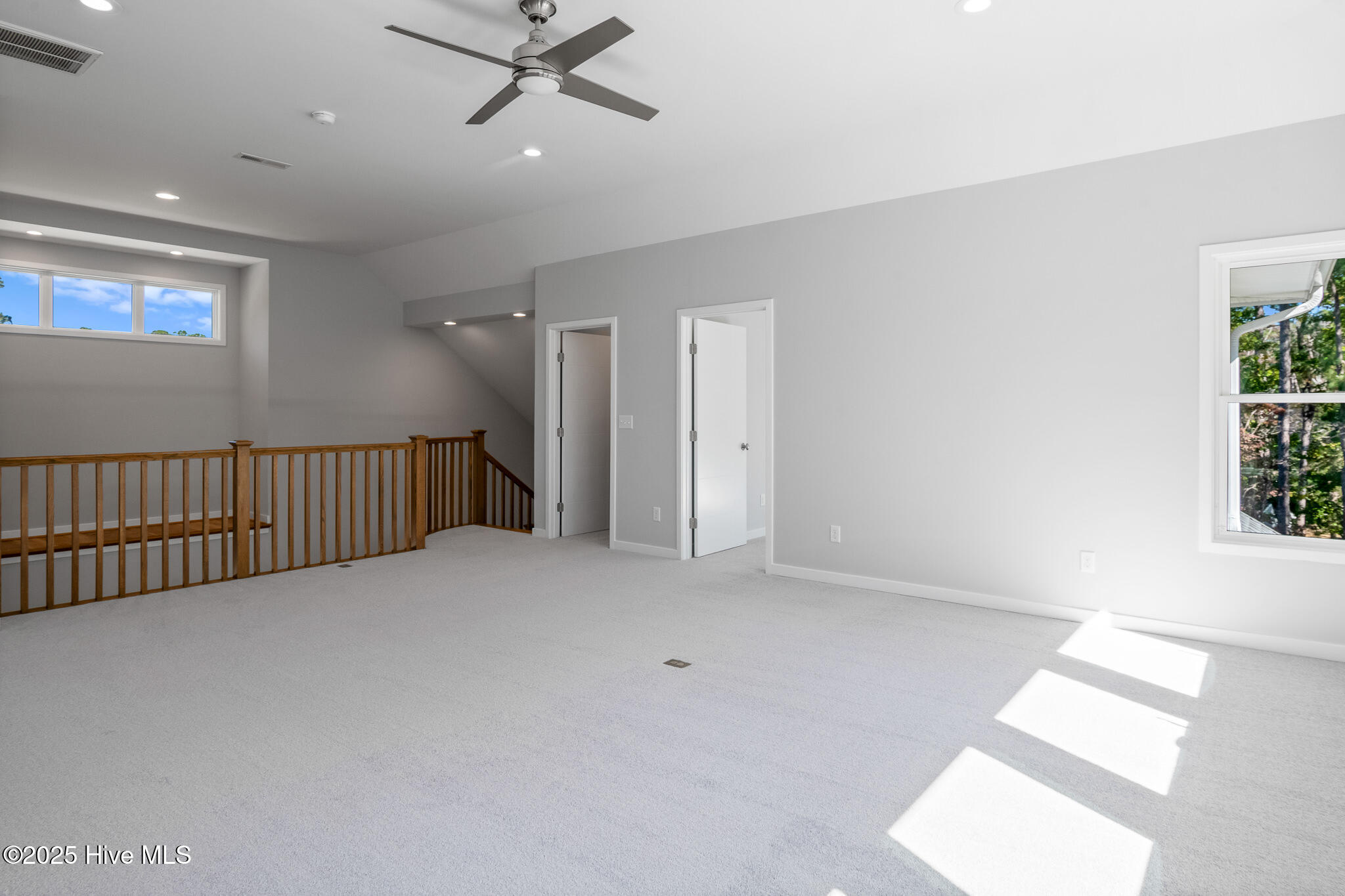 100540412 | Photo 40