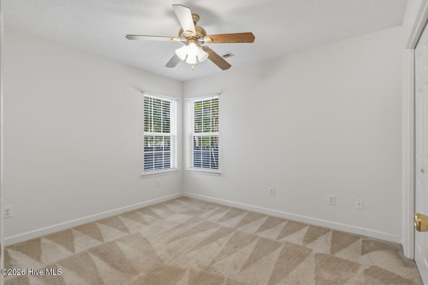 100555280 | Photo 27