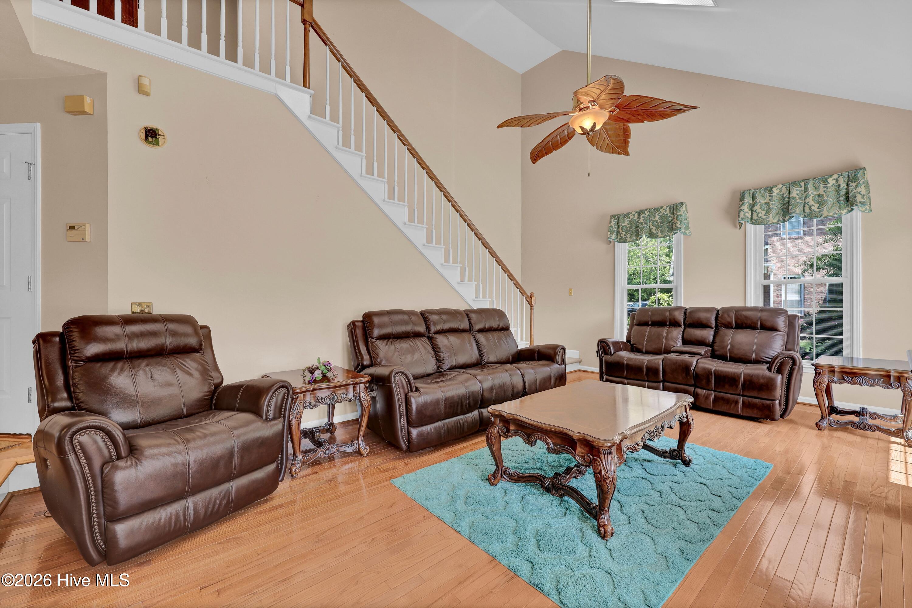 100570171 | Photo 17