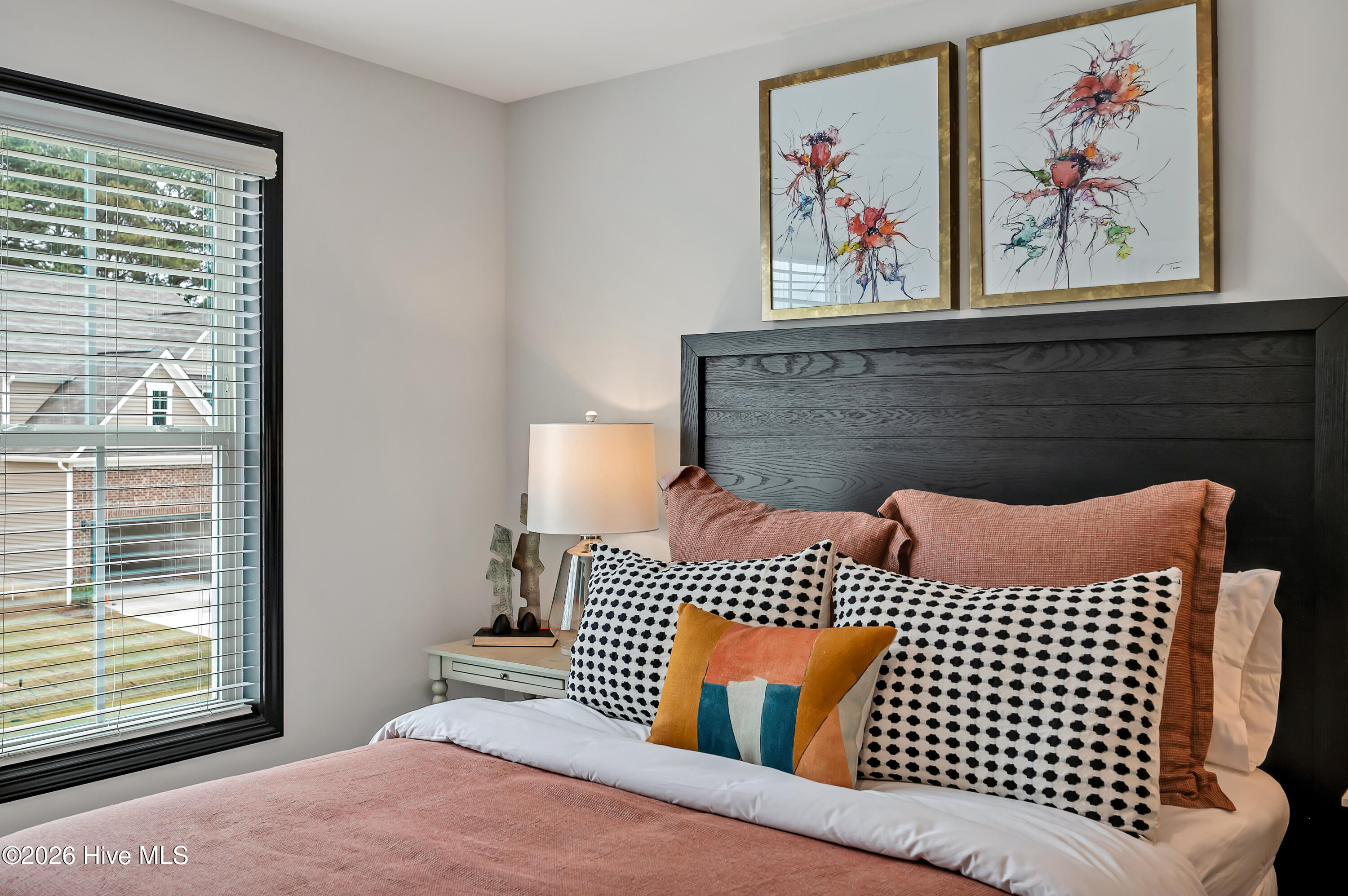 100548090 | Photo 37