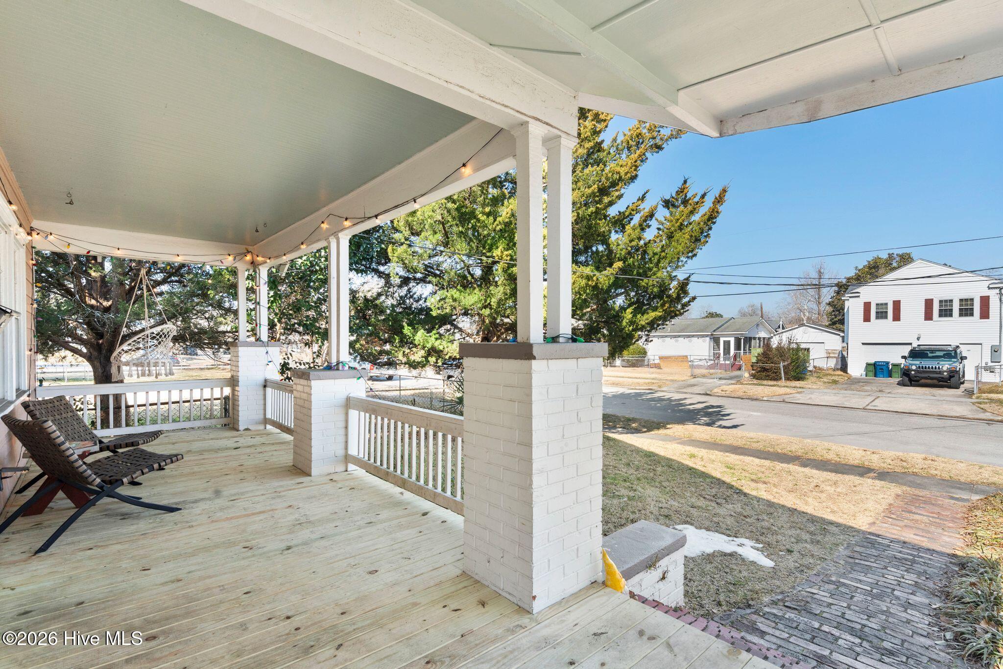 100554931 | Photo 44