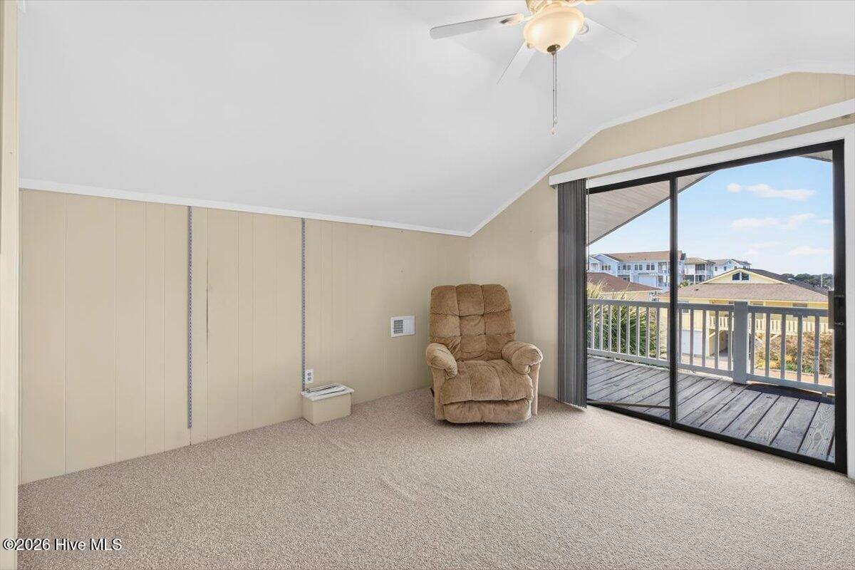 100548293 | Photo 33