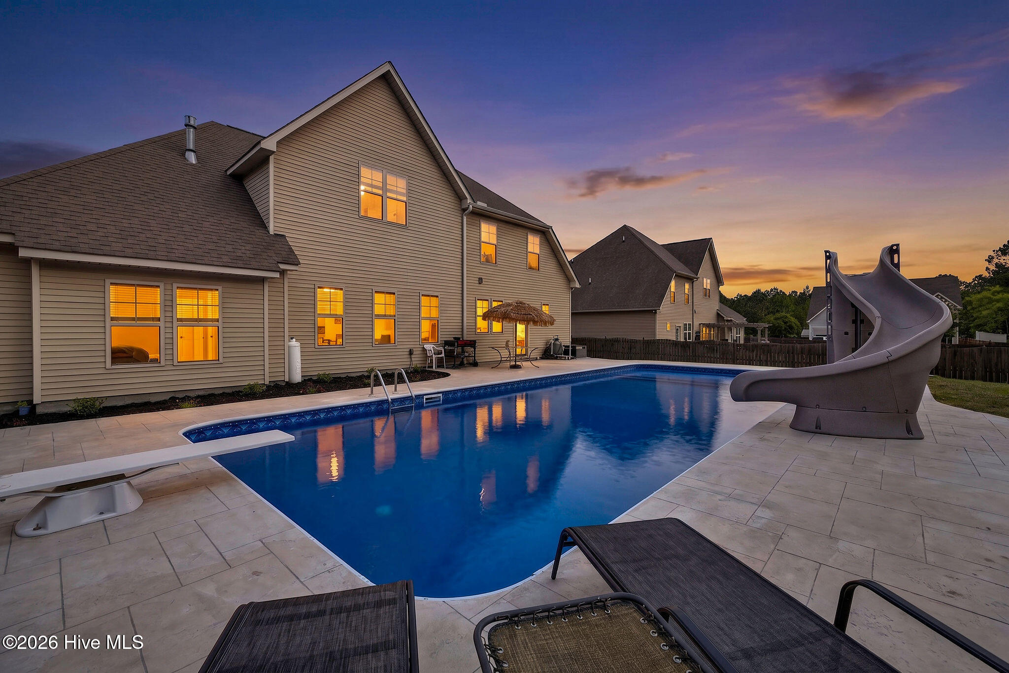 100568620 | Photo 39