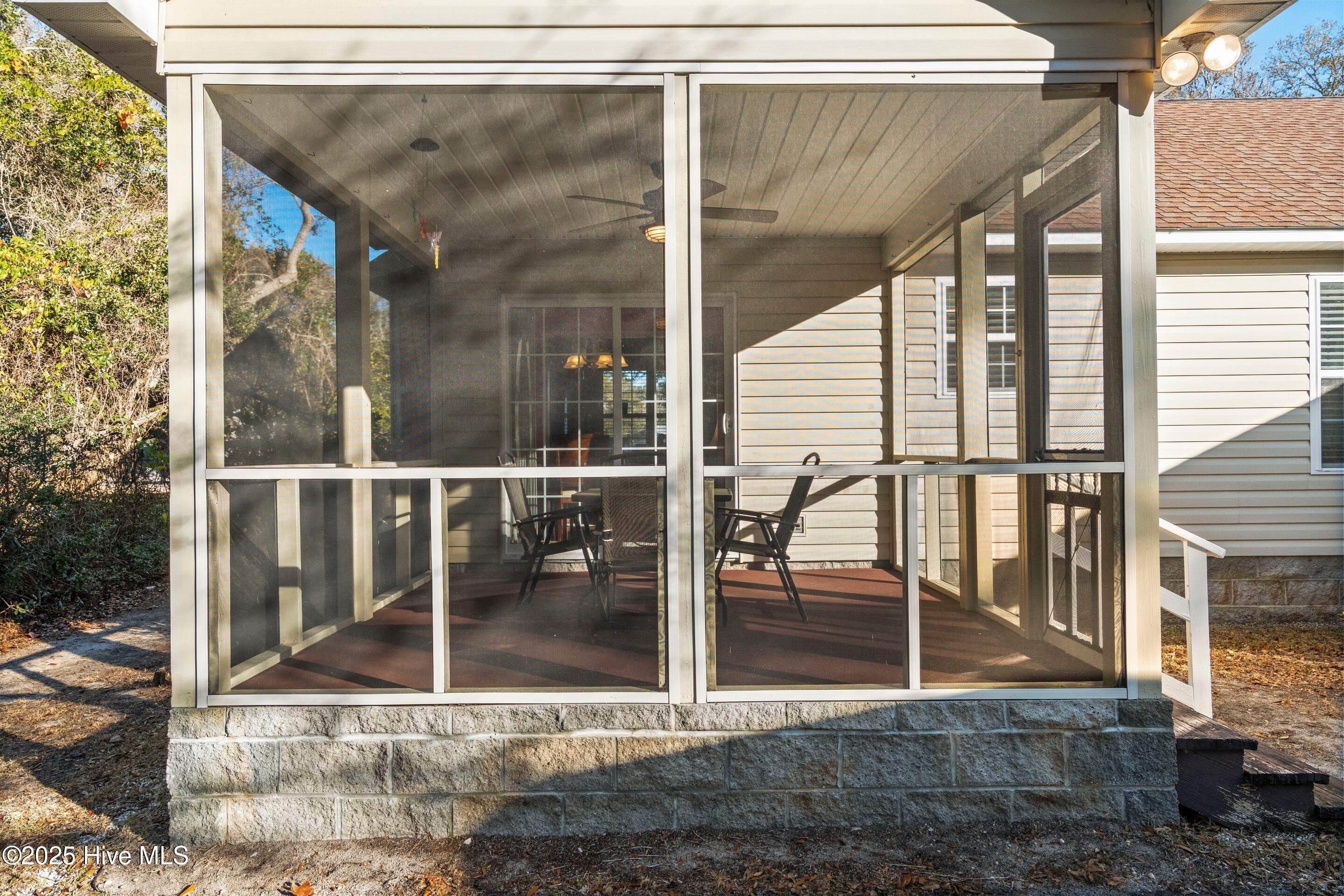 100546792 | Photo 19