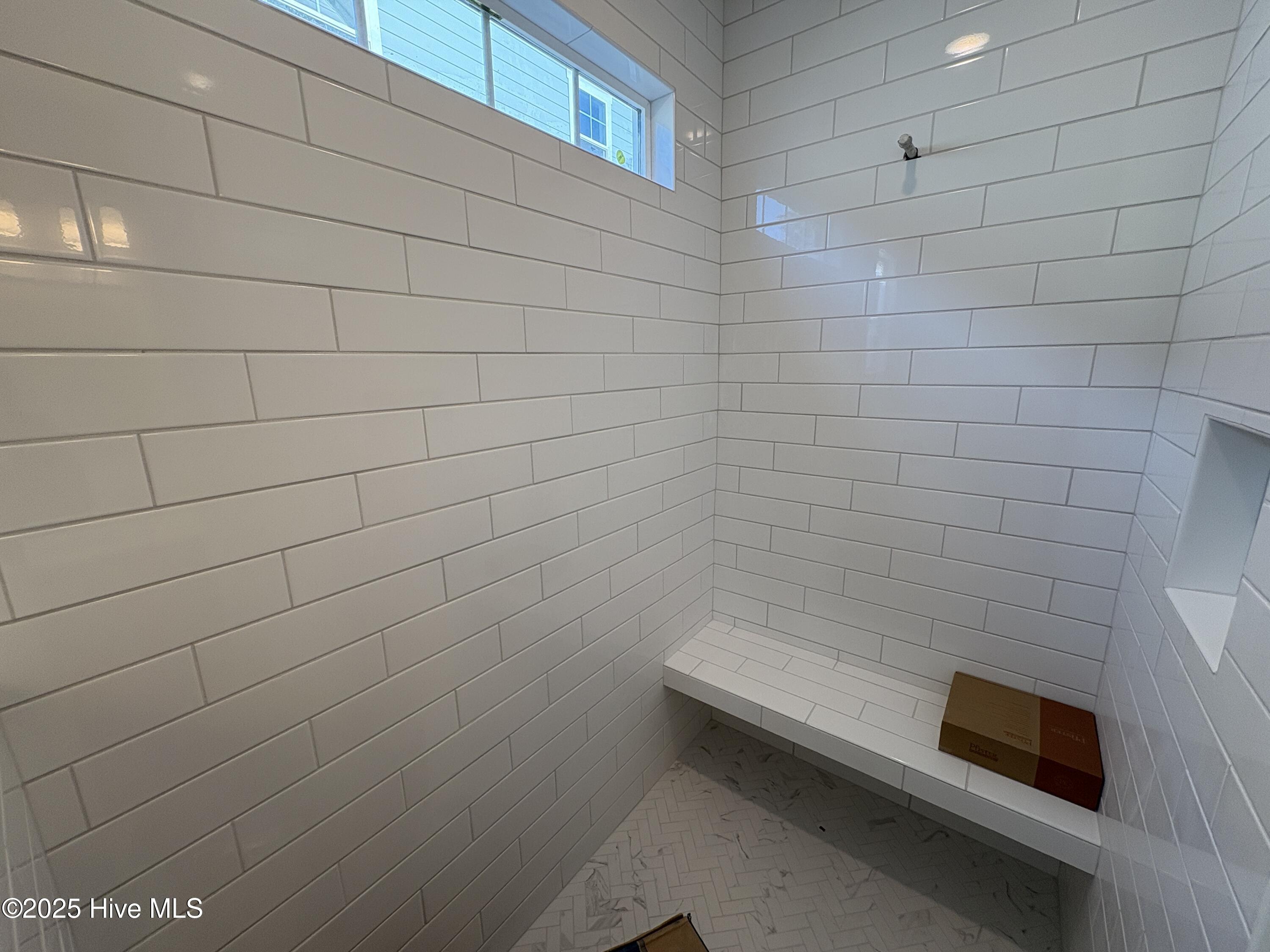 100528963 | Photo 13