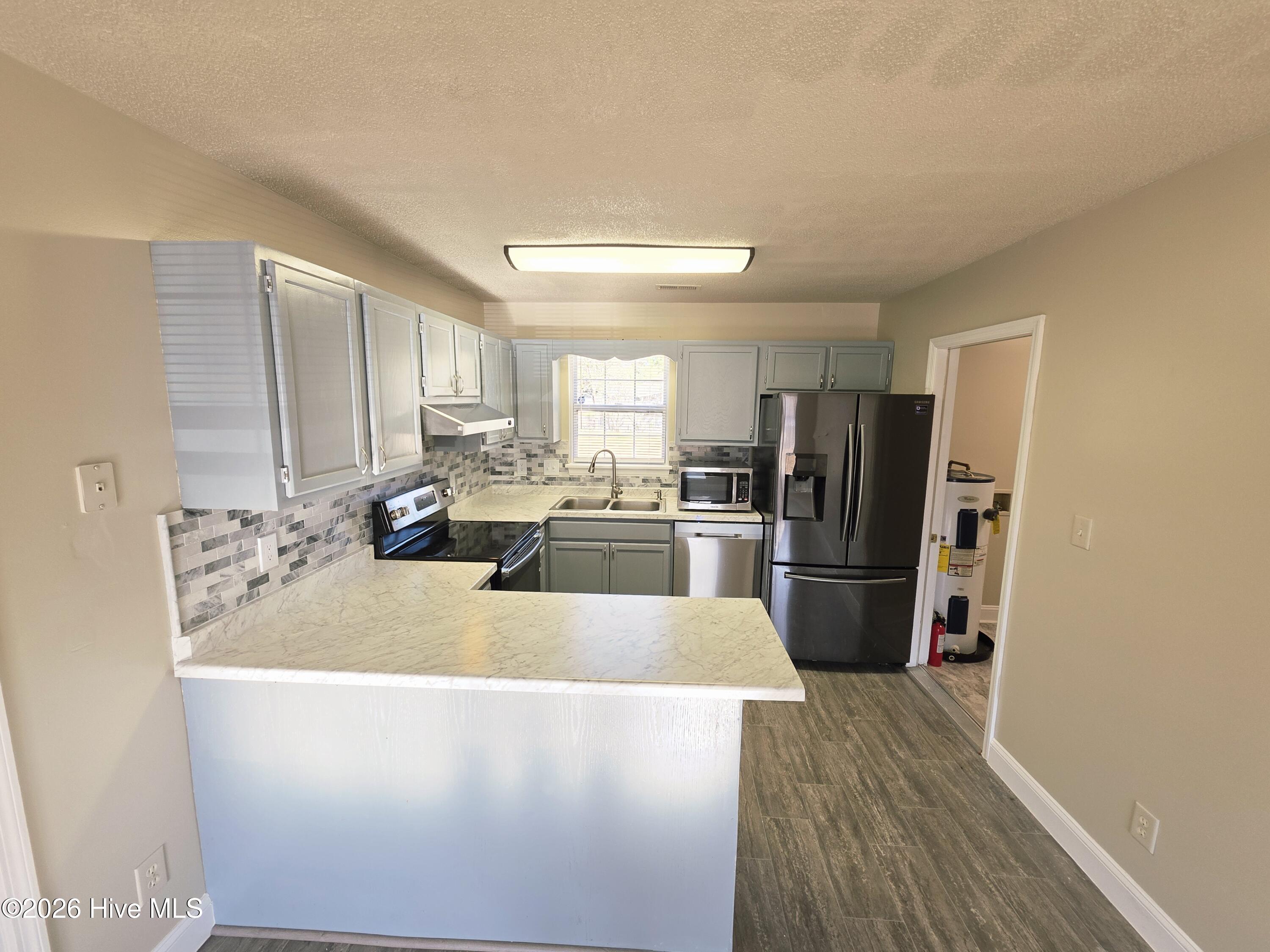 100551263 | Photo 21