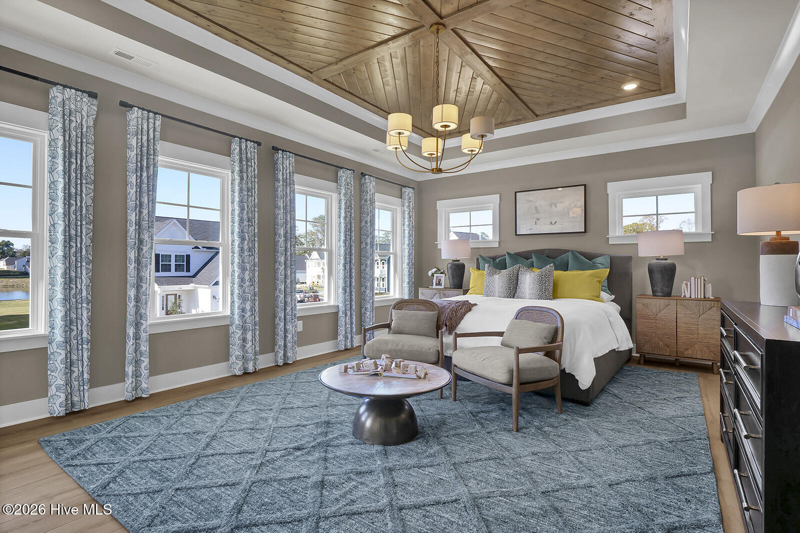 100542605 | Photo 22