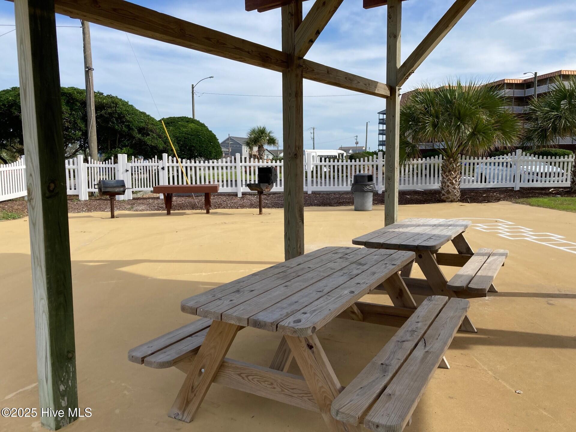 100521876 | Photo 26