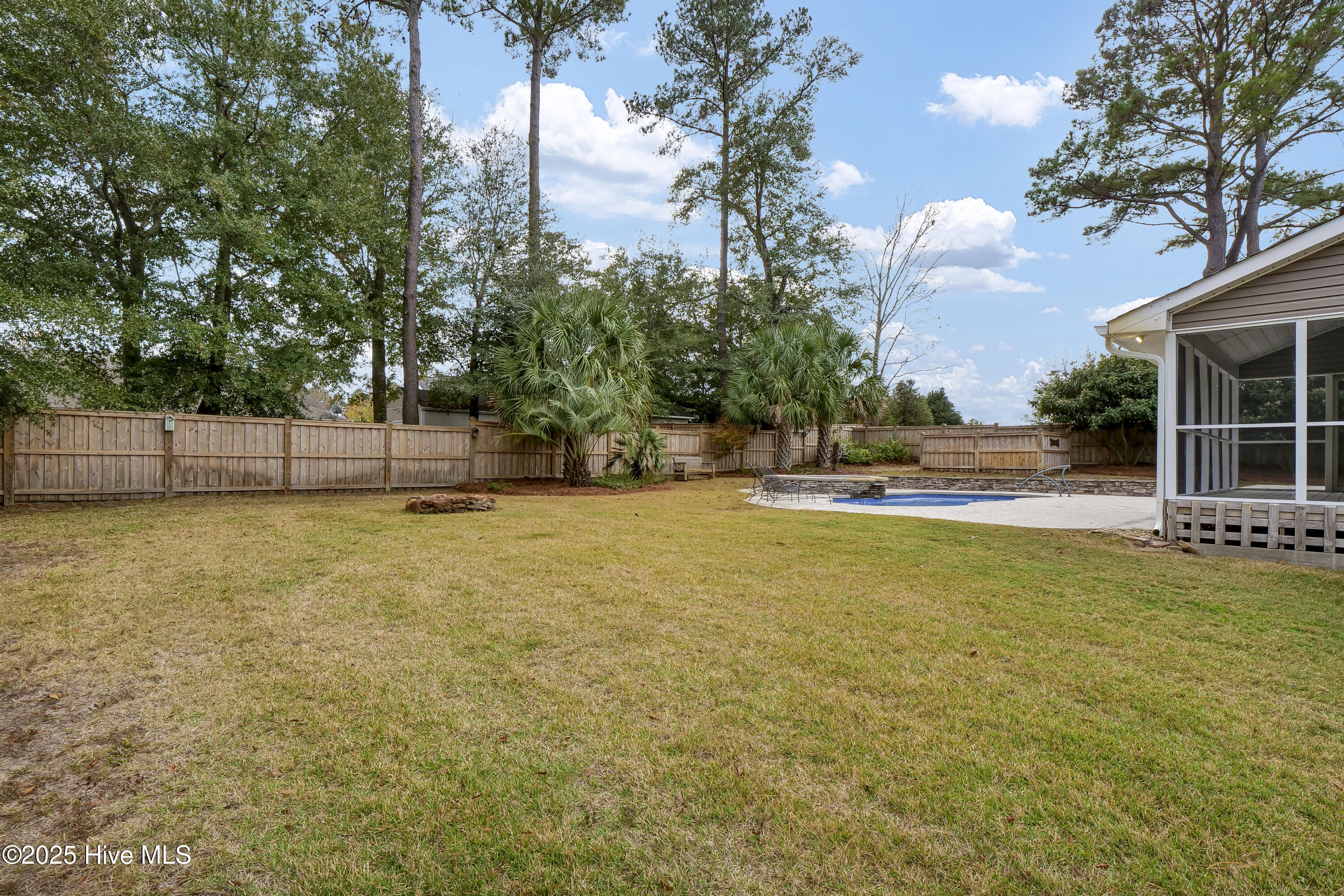 100543498 | Photo 49