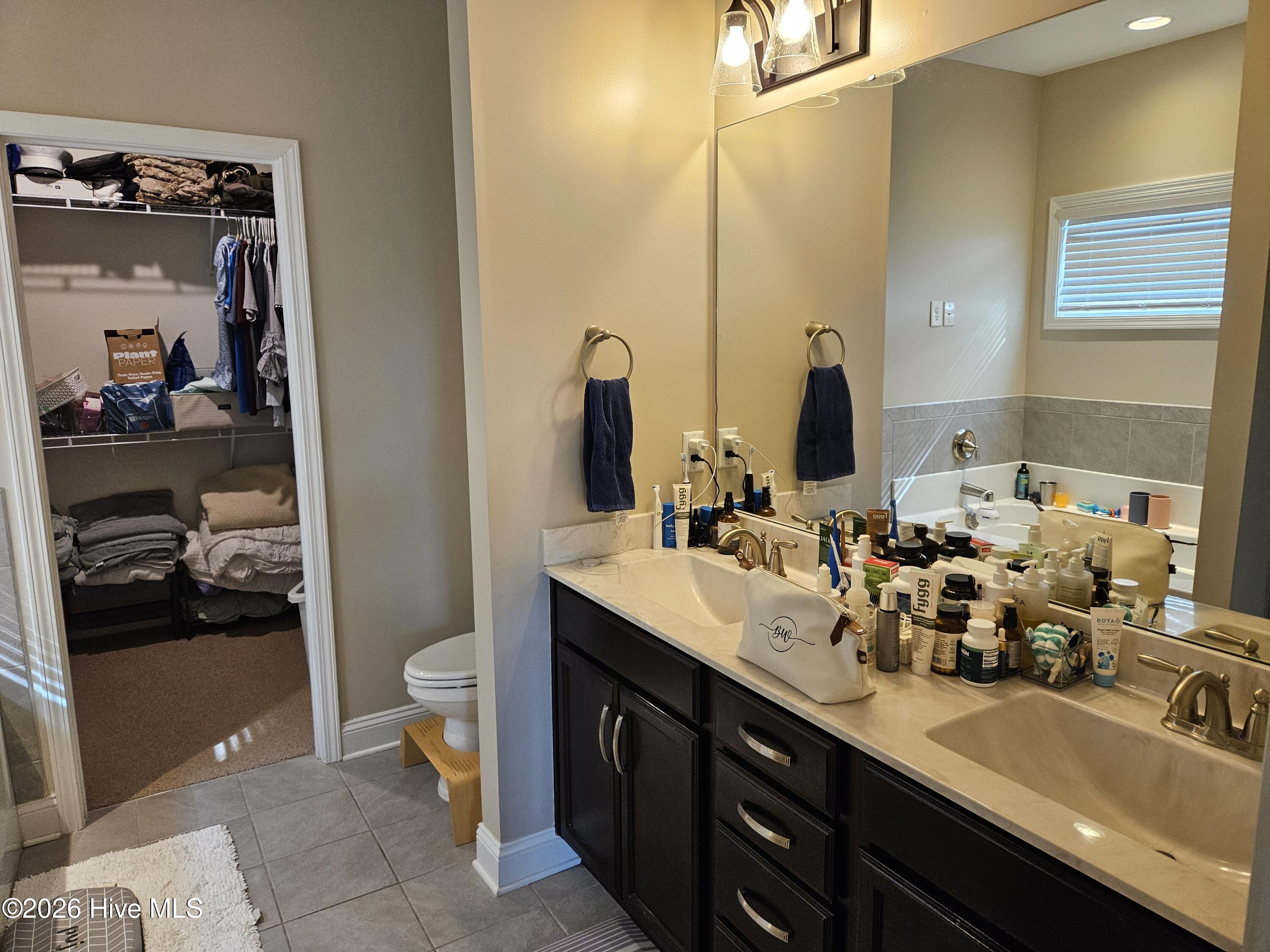 100568261 | Photo 16