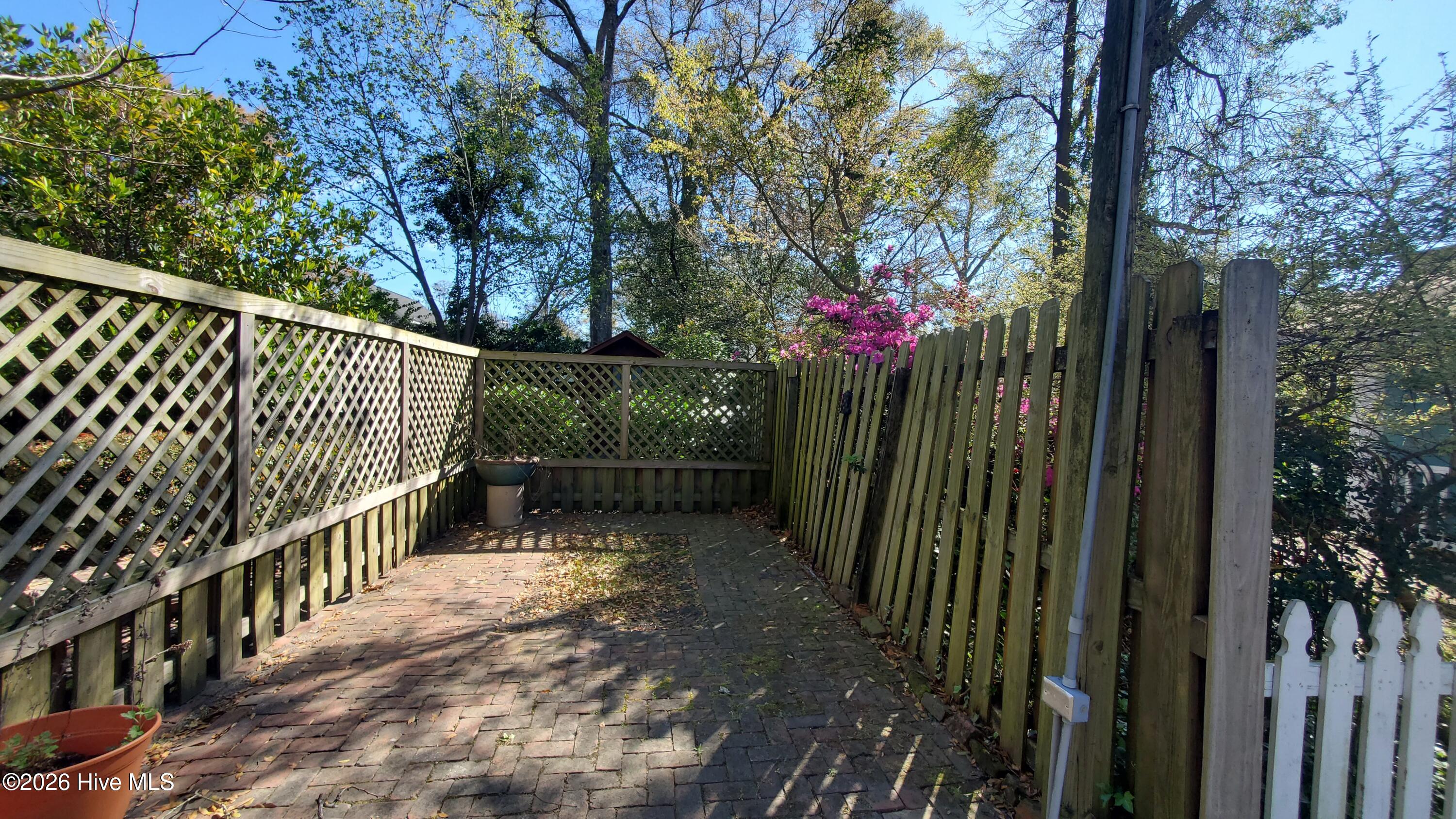 100553021 | Photo 14