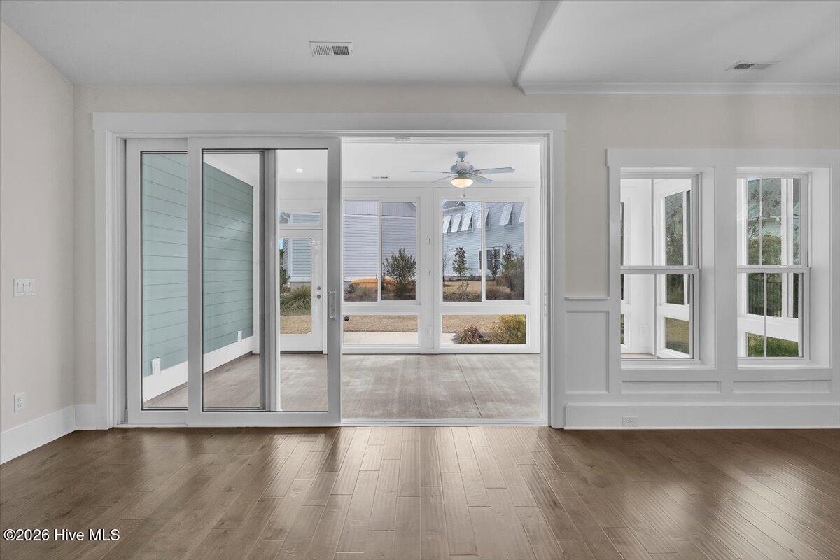 100548797 | Photo 66