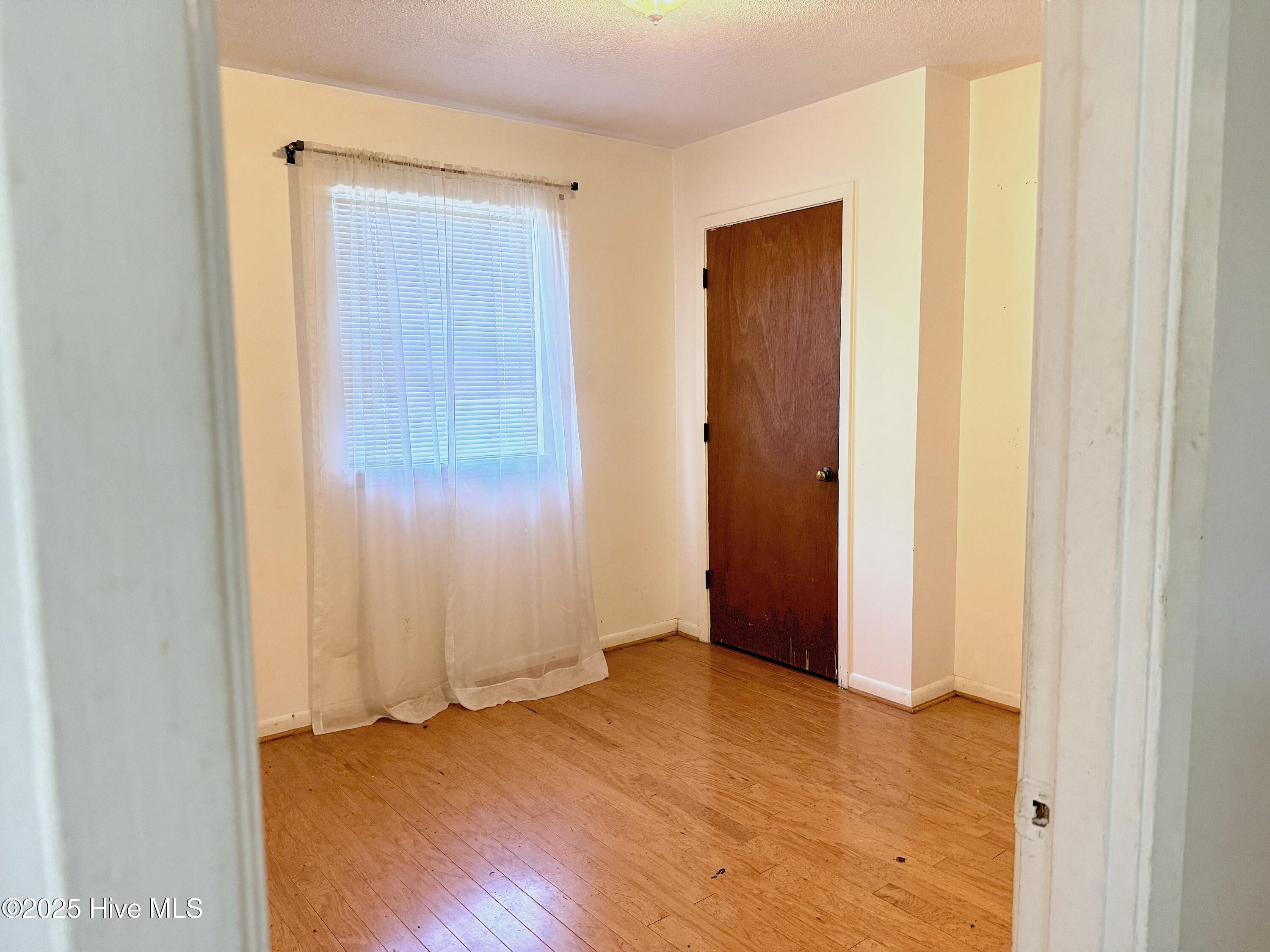 100530217 | Photo 13