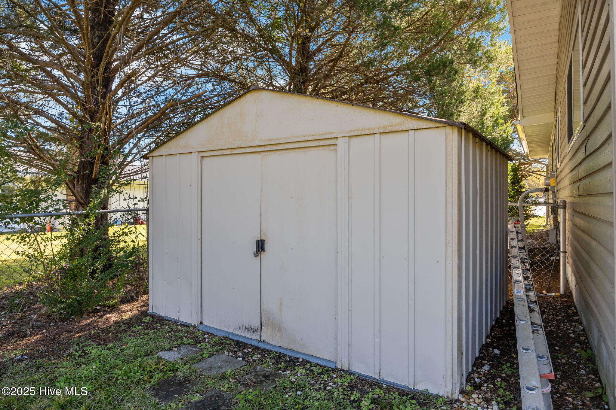 100515251 | Photo 43