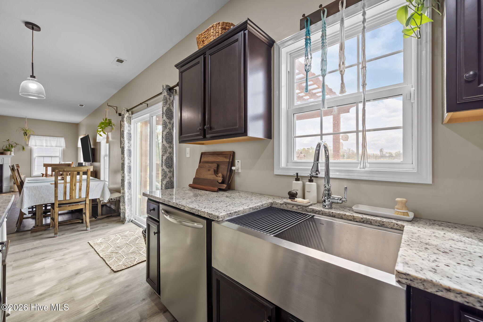 100560524 | Photo 22